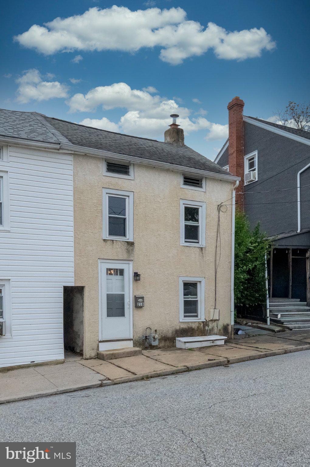 218 ANN STREET