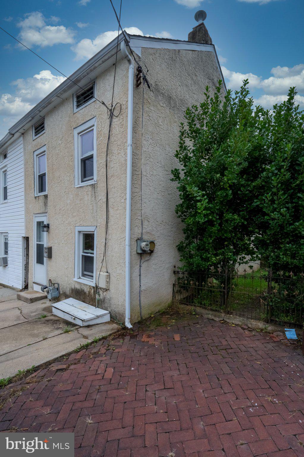 218 ANN STREET