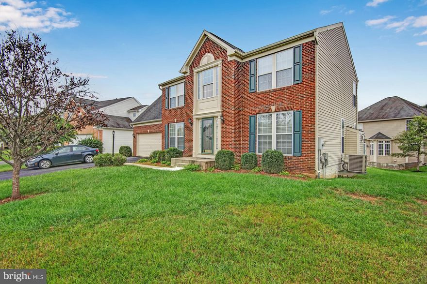 This gorgeous, conveniently located colonial is nestled in a quiet cul-de-sac. It features a 2-story foyer, hardwood on main level, open floor plan, bonus morning room w/ vaulted ceilings, and deck with SunSetter awning. Master boasts his & her walk-in closets, full bath w/ soaking tub, separate shower and water closet. Custom wired for indoor/outdoor stereo. Furnace & outdoor unit replaced 2016.