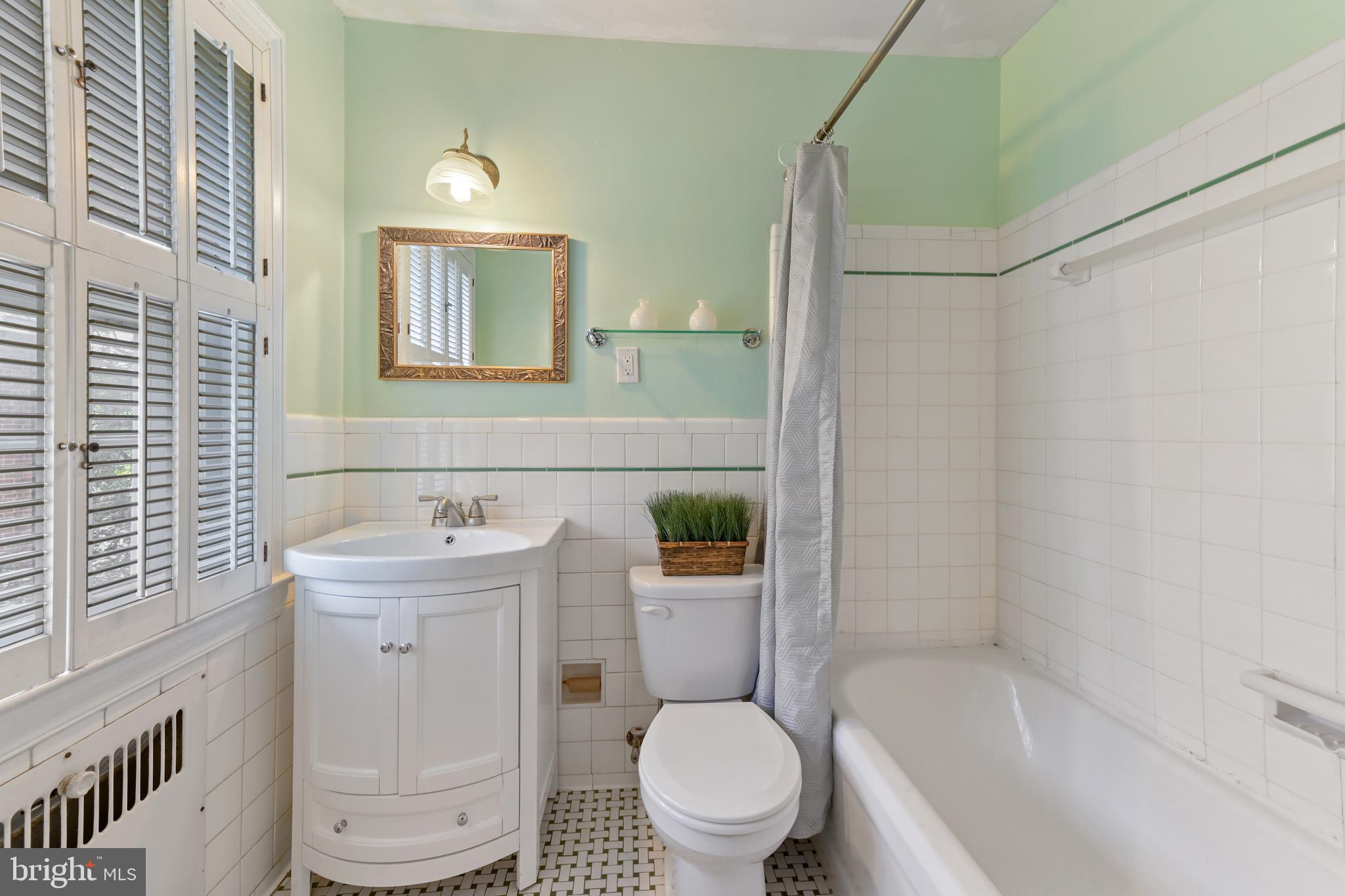 ORIGINAL NORTHWOOD - Residential