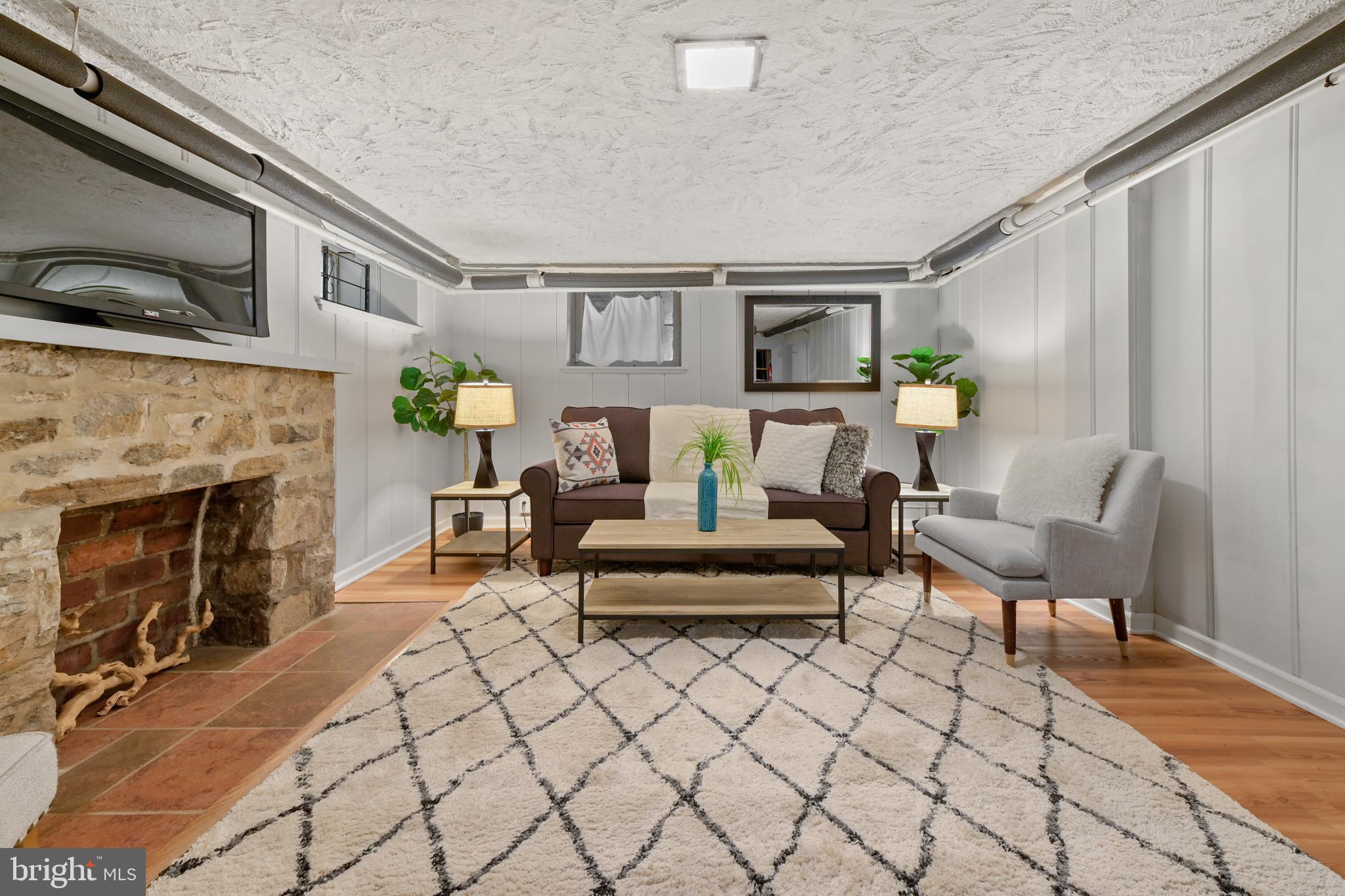 ORIGINAL NORTHWOOD - Residential