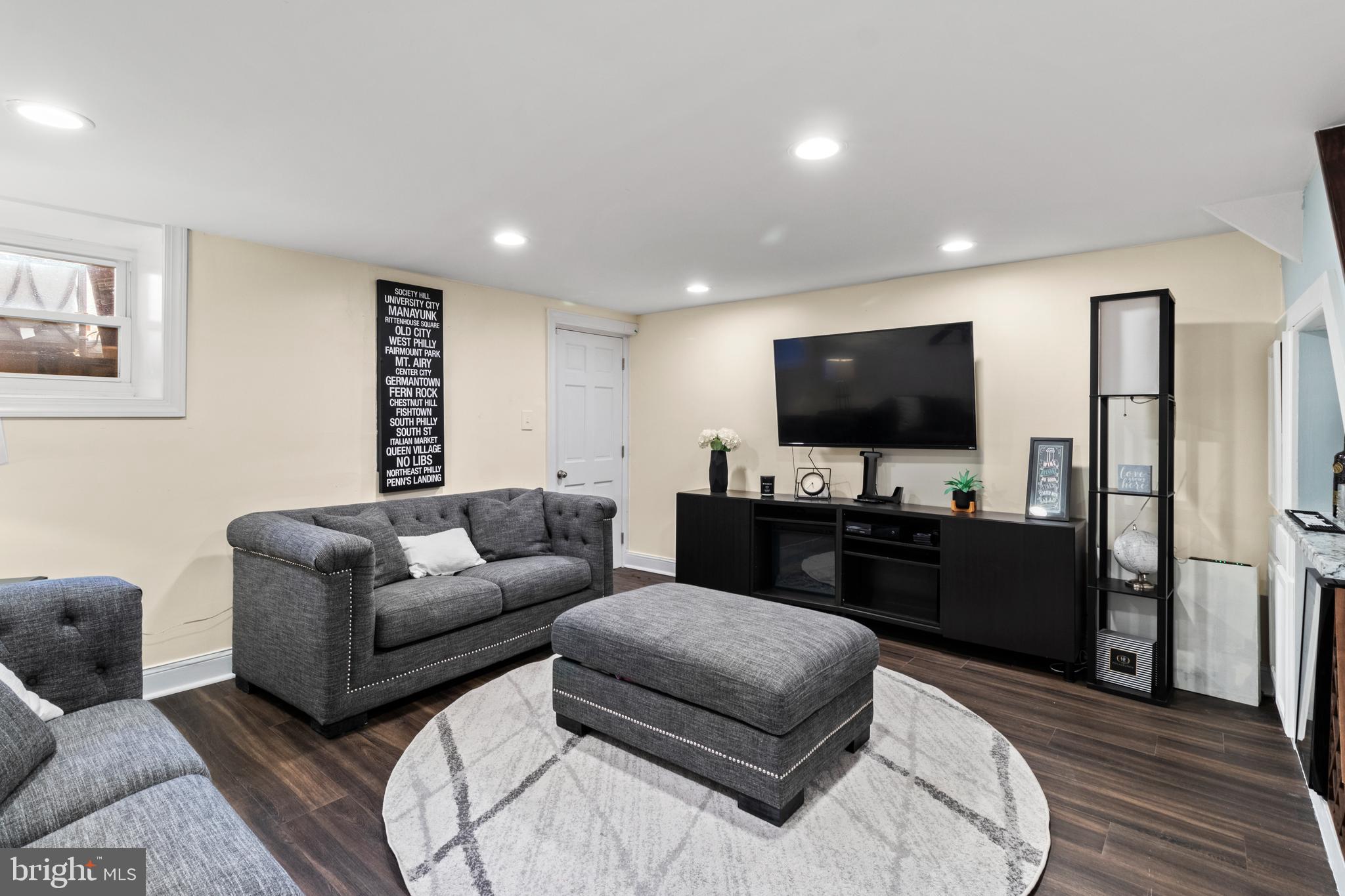 CHESTNUT HILL - Residential