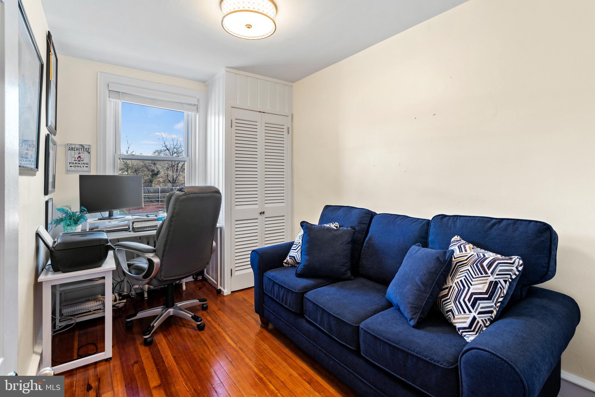 CHESTNUT HILL - Residential