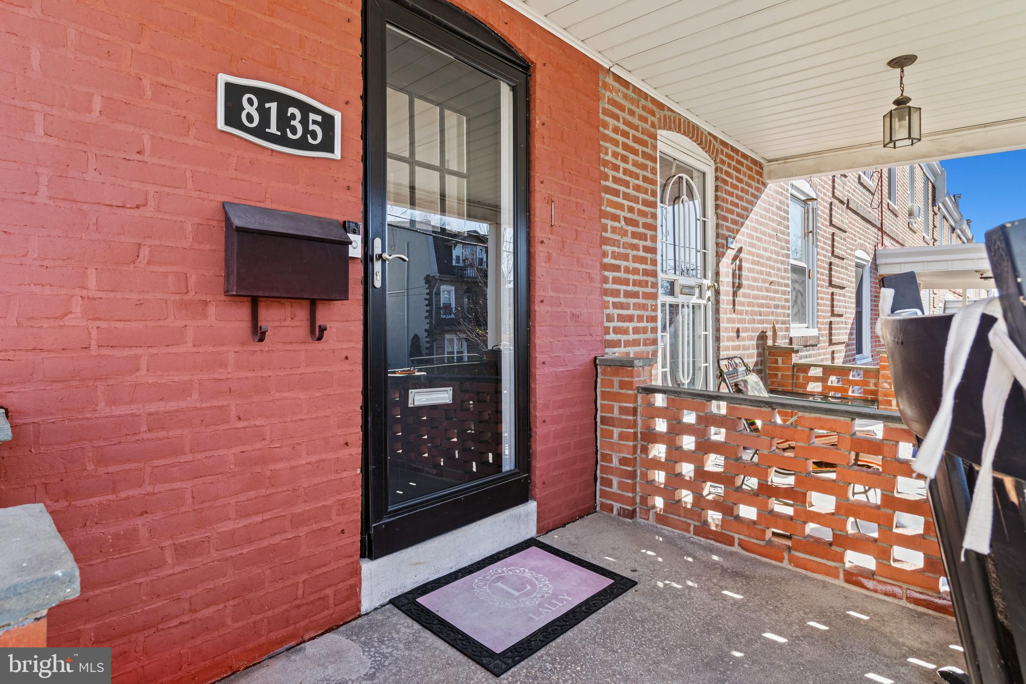 CHESTNUT HILL - Residential