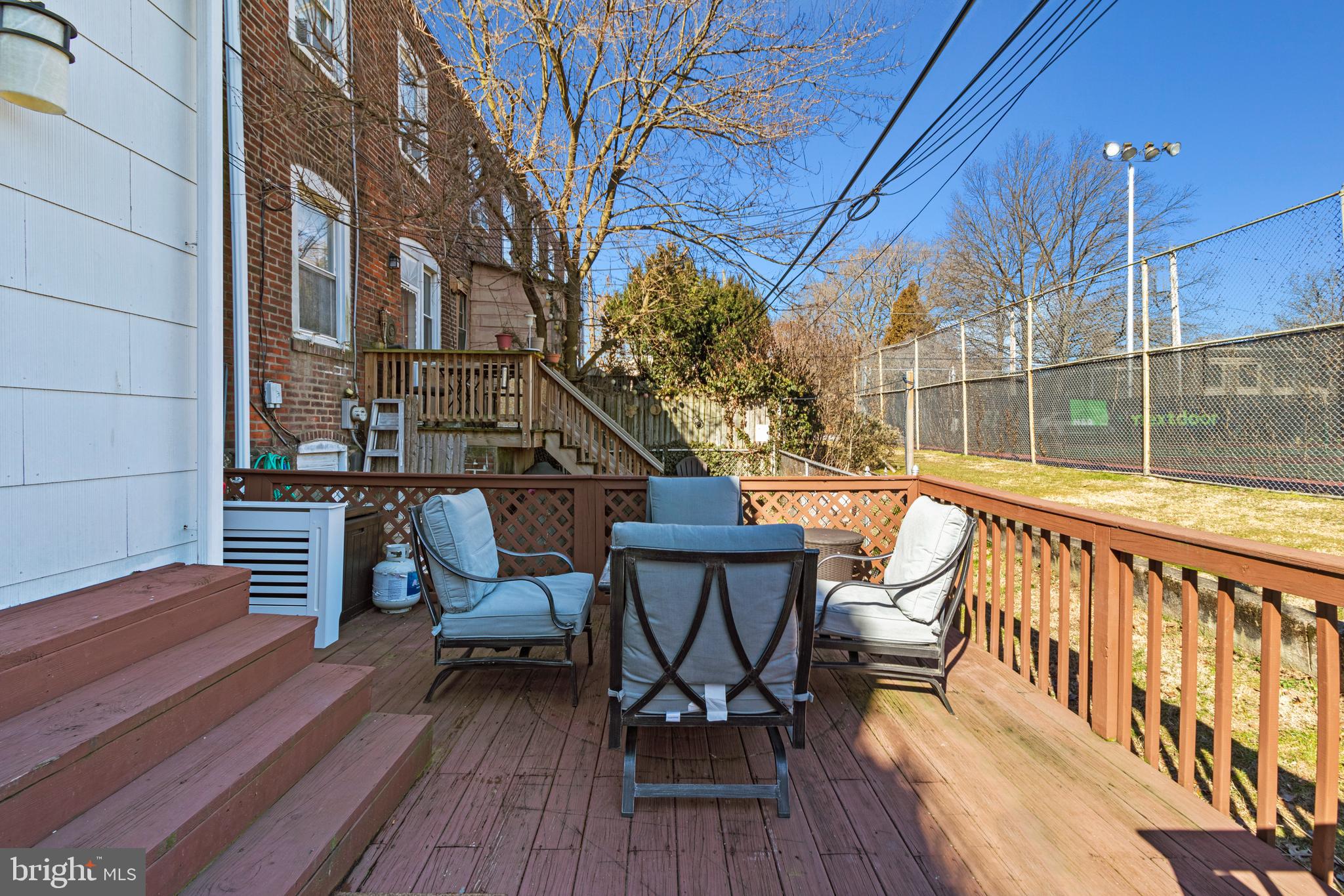 CHESTNUT HILL - Residential