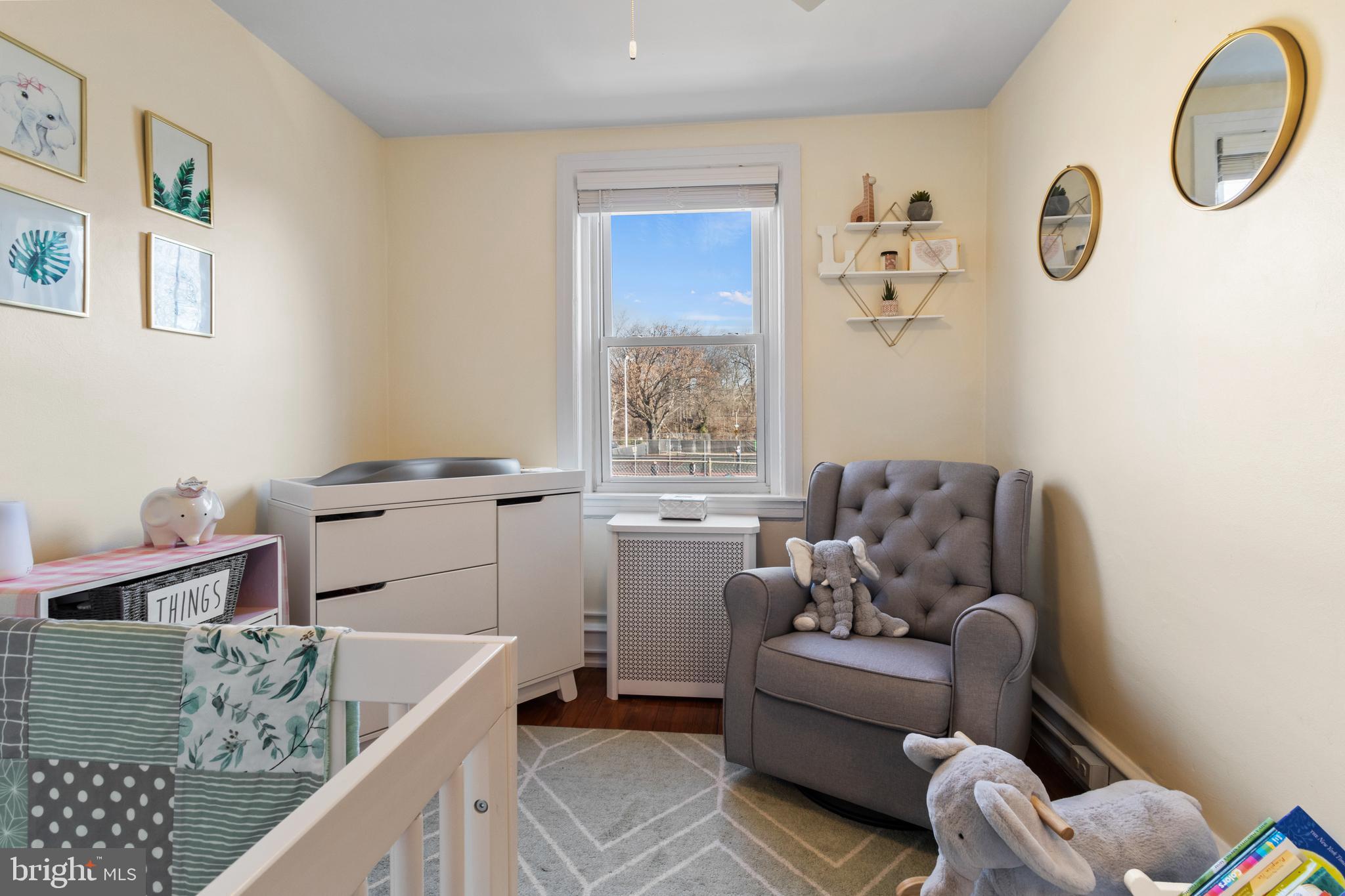 CHESTNUT HILL - Residential