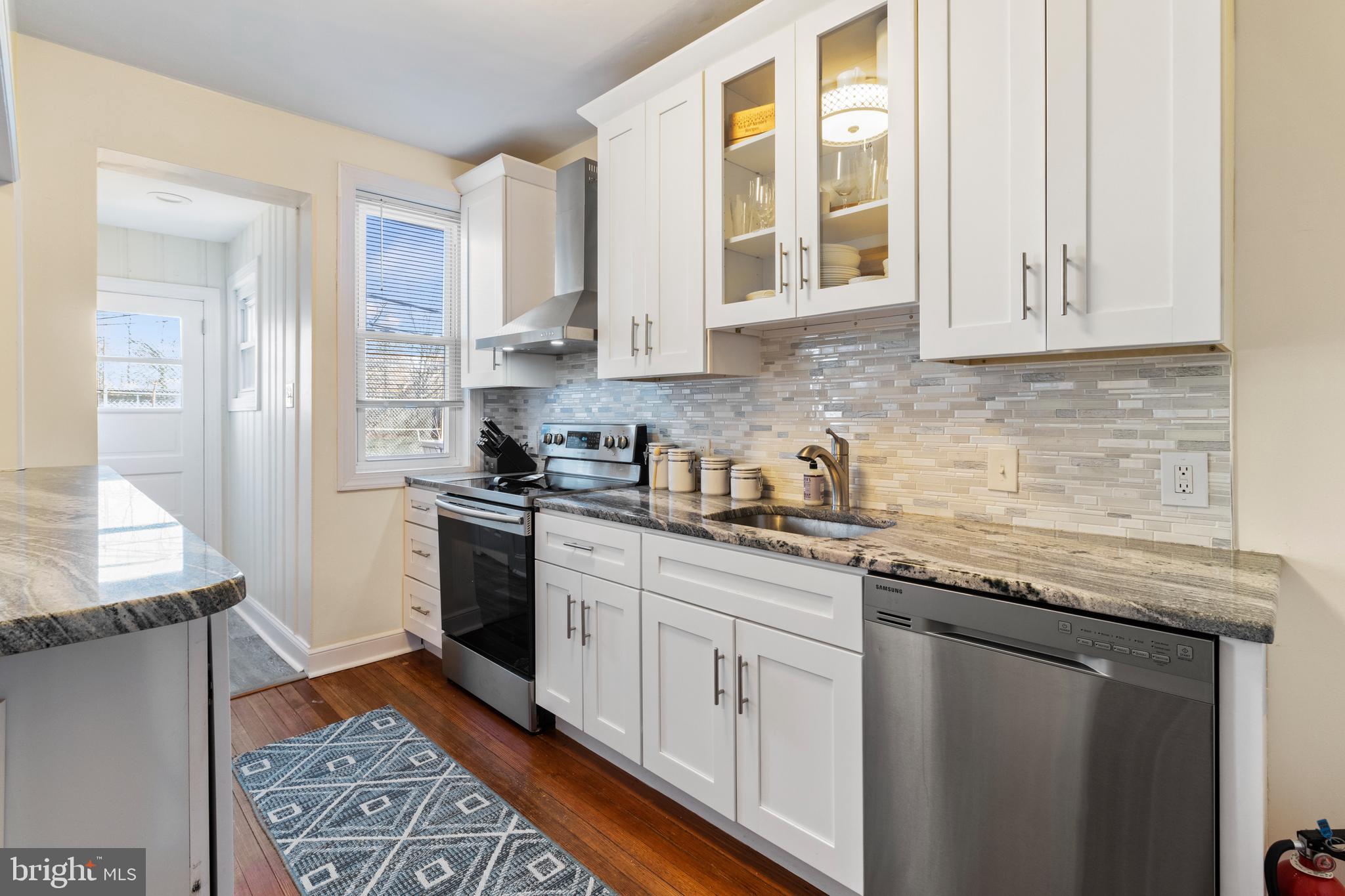 CHESTNUT HILL - Residential