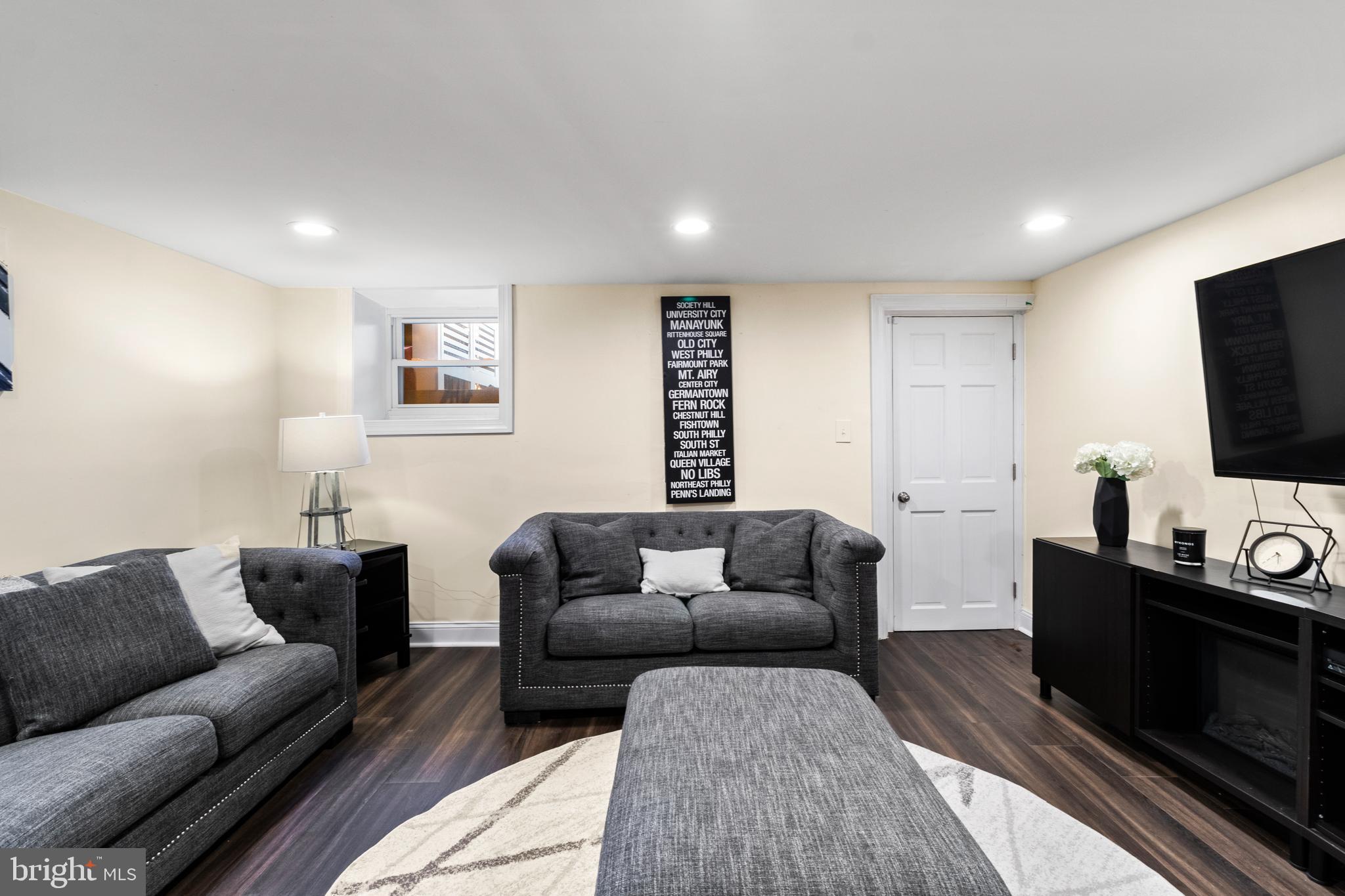 CHESTNUT HILL - Residential