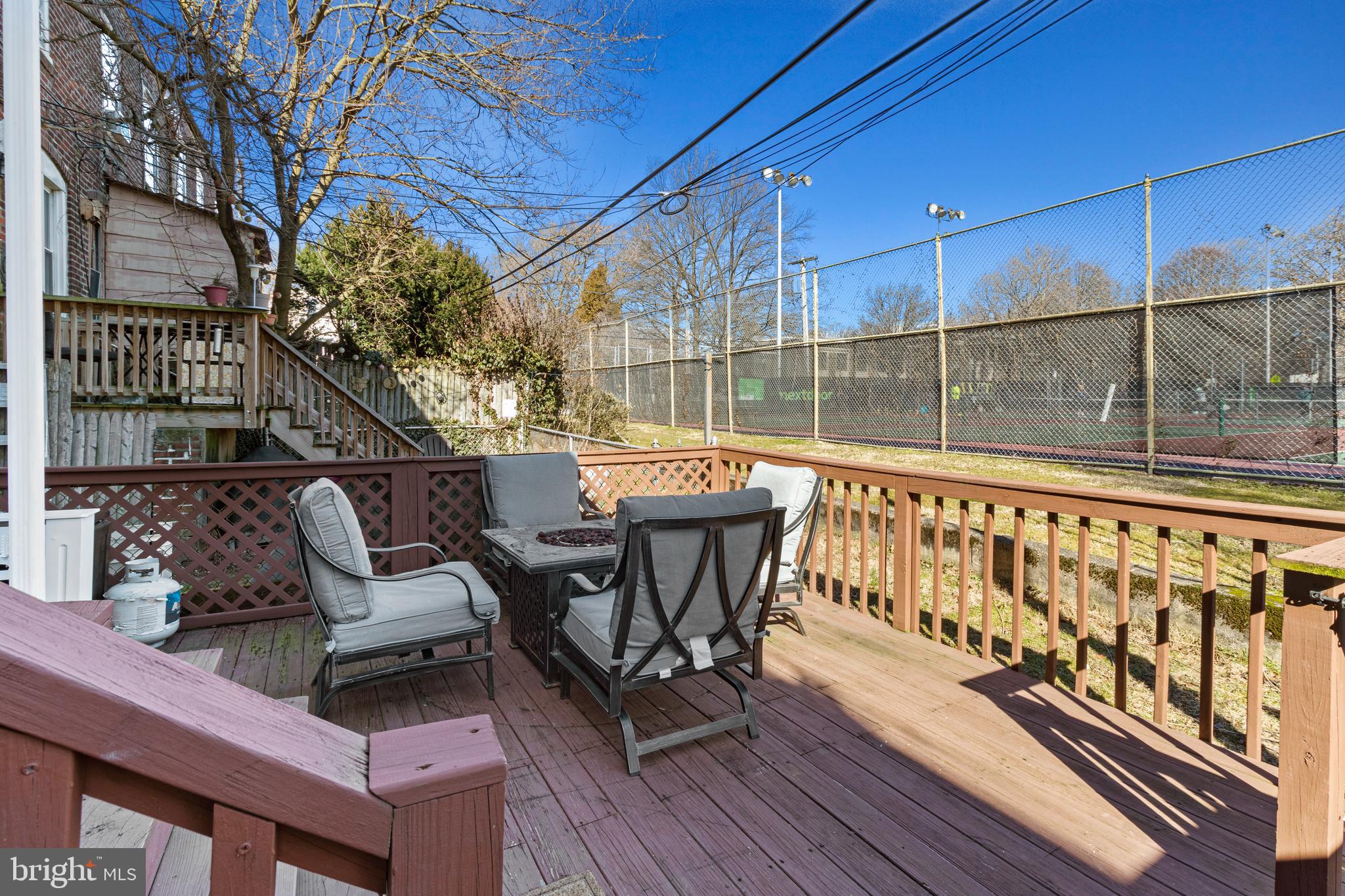 CHESTNUT HILL - Residential