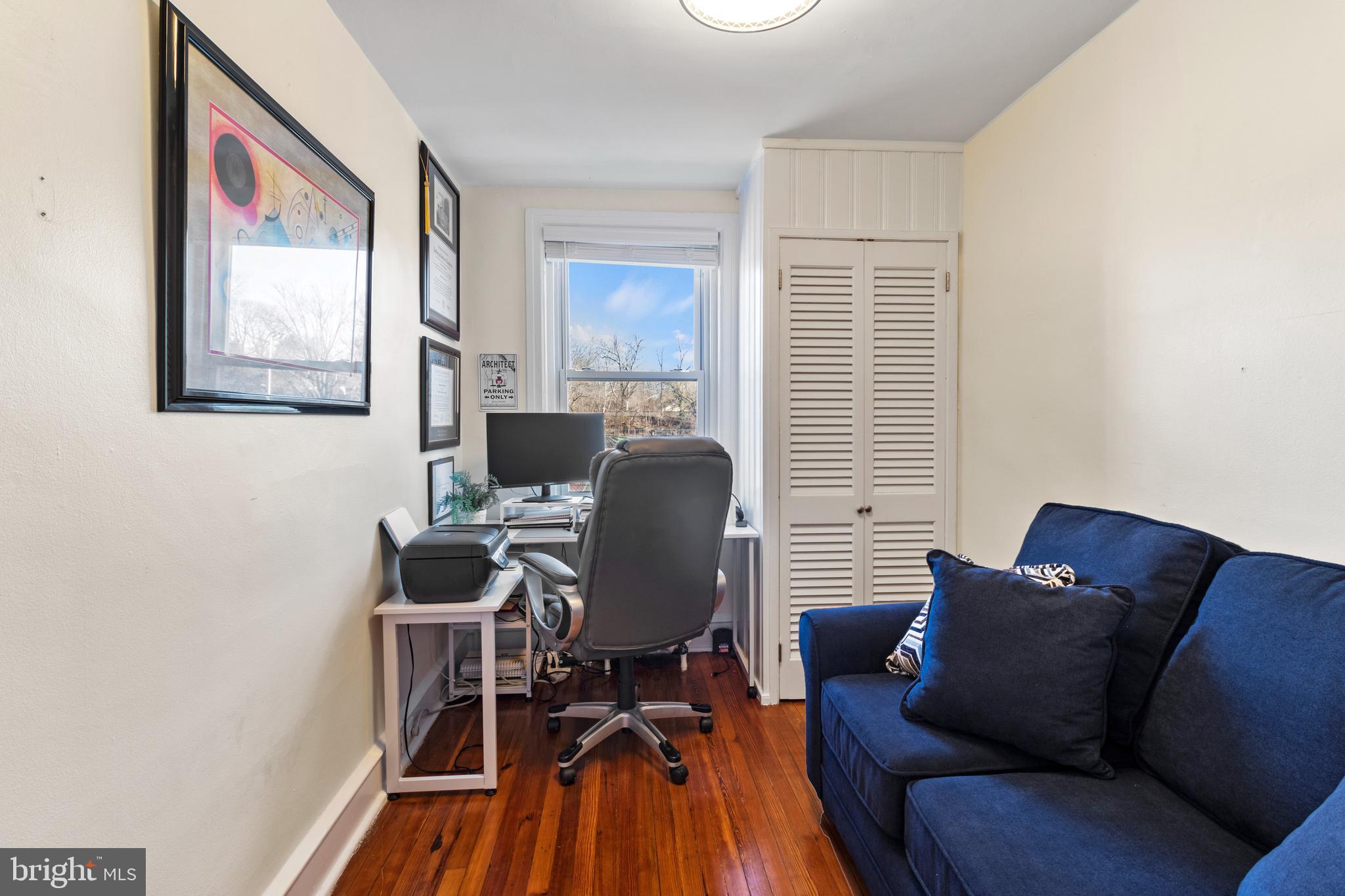 CHESTNUT HILL - Residential