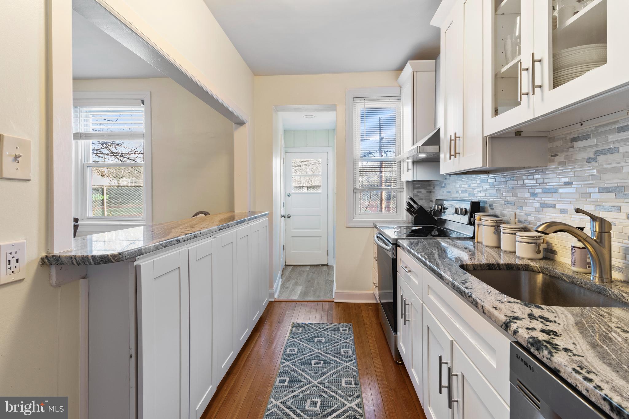 CHESTNUT HILL - Residential