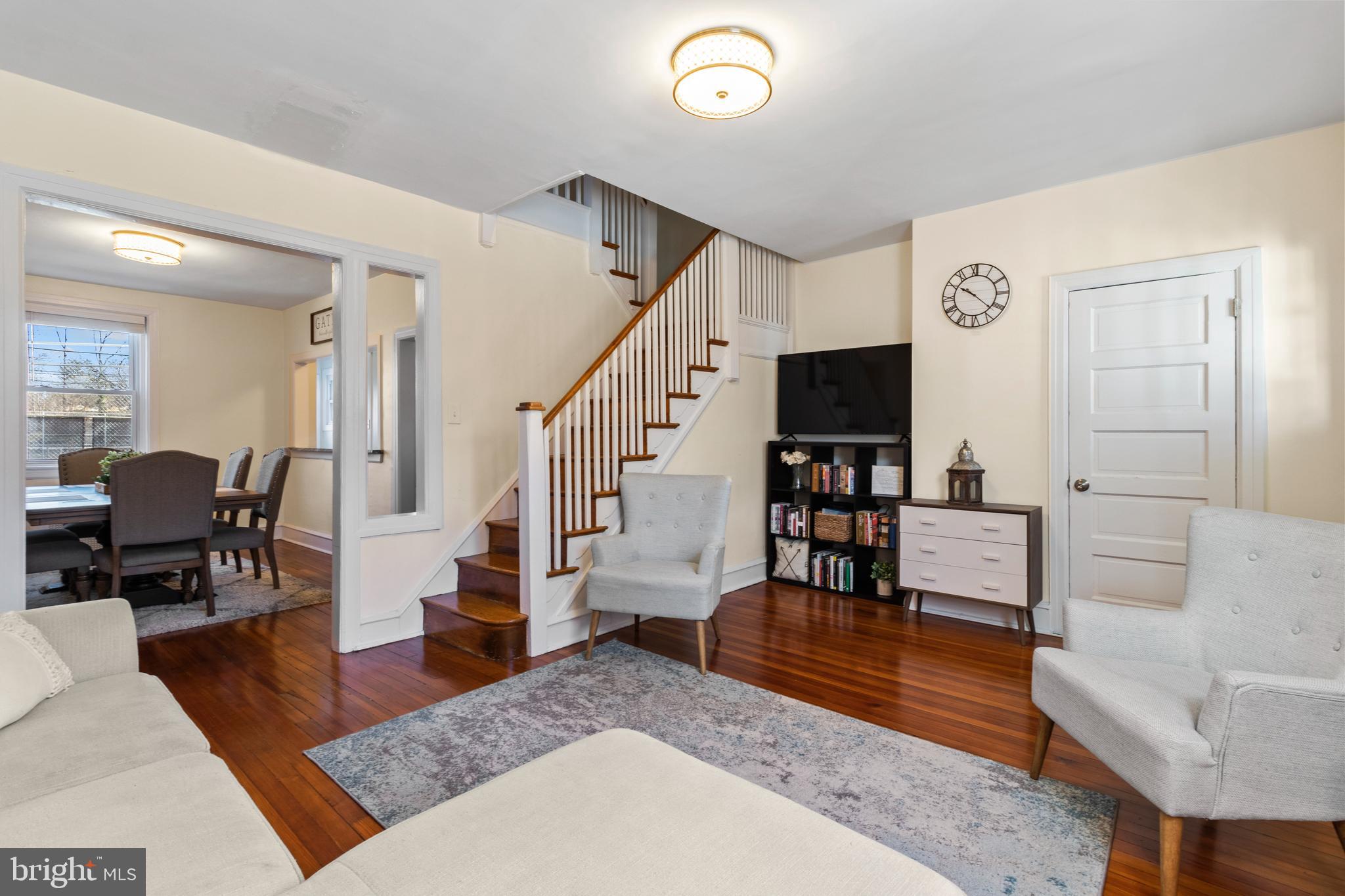 CHESTNUT HILL - Residential