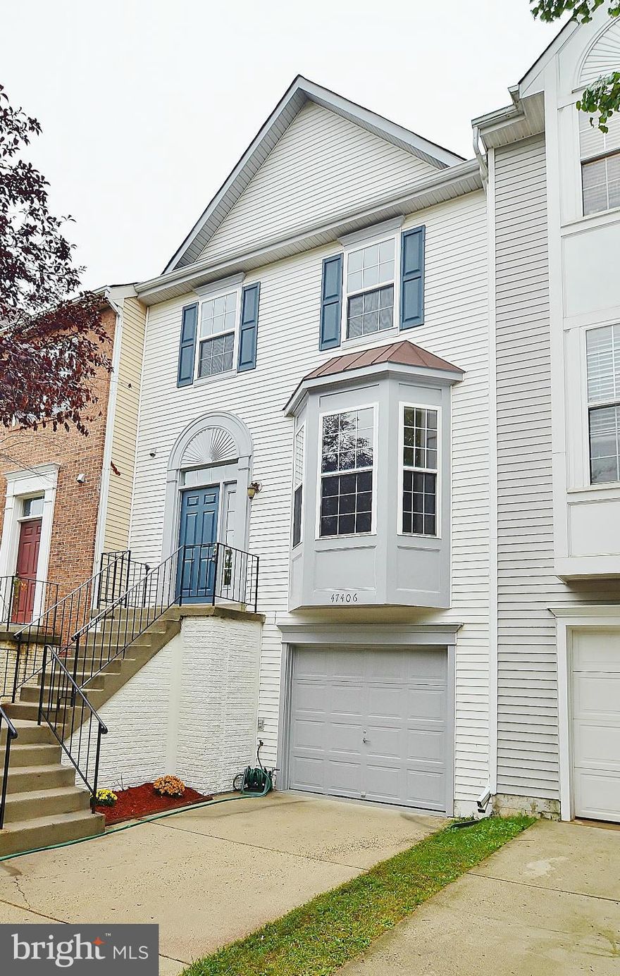 Huge  3 lvl, 3 bed, 3.5 bath beautiful TH features, sun filled living room w/bay window! Formal dining room, Morning room off kitchen, fresh paint, new carpet, SS appliances, granite counter,  Recessed lighting throughout & fireplace. Master bedroom vaulted ceiling, Walk-In Closet. Fully finished walkout lower lvl w/ rec room, fireplace & full bath!  Huge deck, Patio and fenced yard.