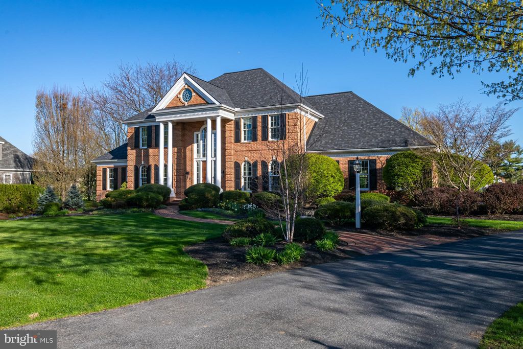 Photo of 835 Bent Creek Drive, LITITZ, PA 17543 (MLS # PALA2068426)