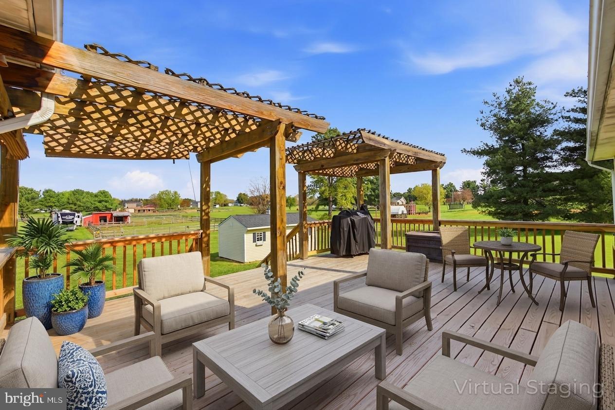 NORTH FORK FARMS - Residential