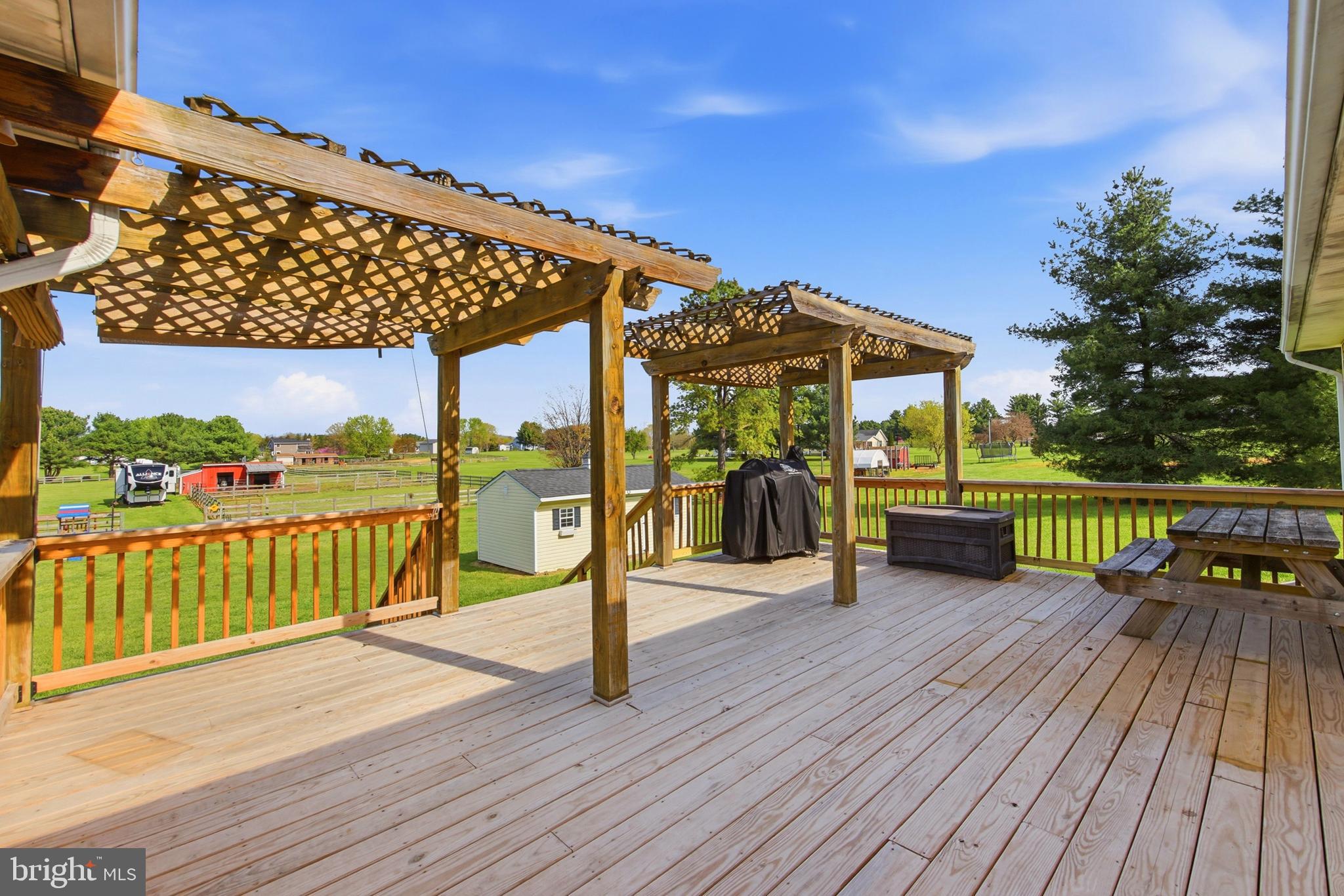 NORTH FORK FARMS - Residential