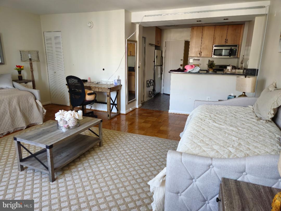 922 24TH STREET NW 817