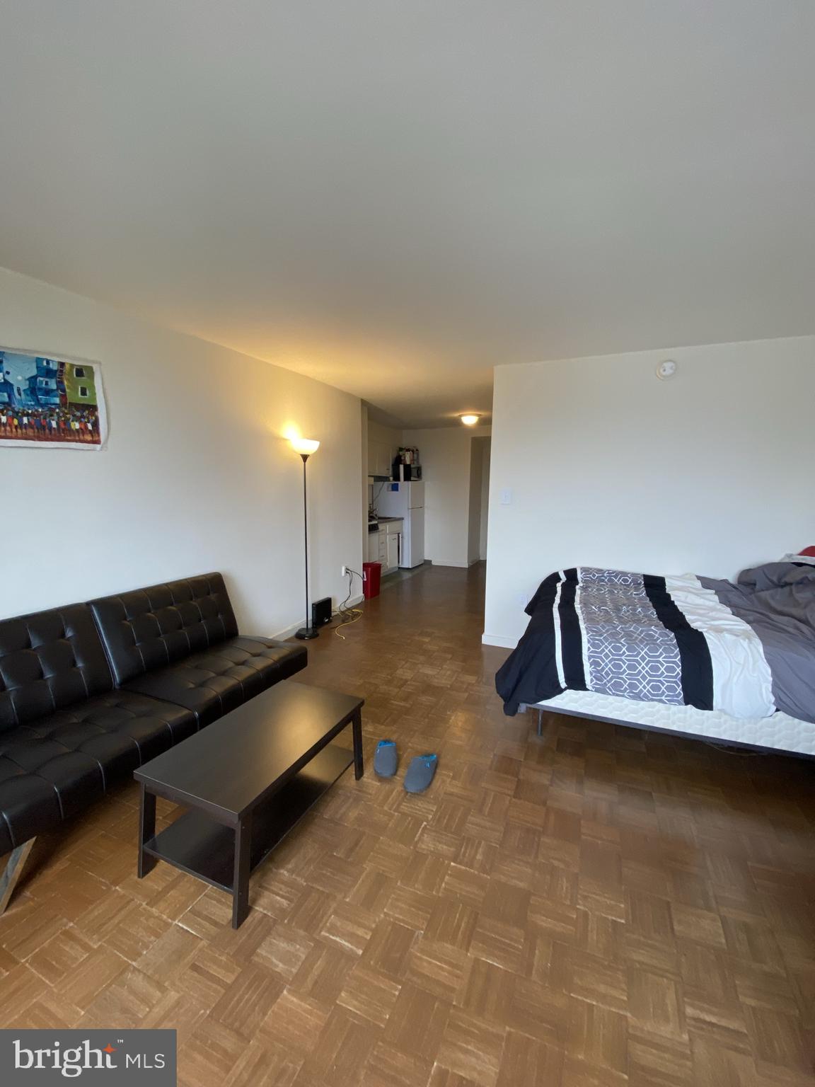 Spacious studio on a high floor at Hopkinson House directly on Washington Square! Enter the unit into a fully equipped kitchen. Adjacent to the kitchen is an oversized dressing room and walk-in closet that leads you to the full bathroom with a shower/tub combination and single vanity. In the living area there is also a closet for additional storage. Residents of Hopkinson House enjoy a 24-hour doorman and on-site management. There is a seasonal rooftop pool with see-forever city views and valet parking in the building for an additional fee. Basic utilities included in the condo fees. Hopkinson House is located on the center of Washington Square, steps from world class dining, shopping and historic sites.