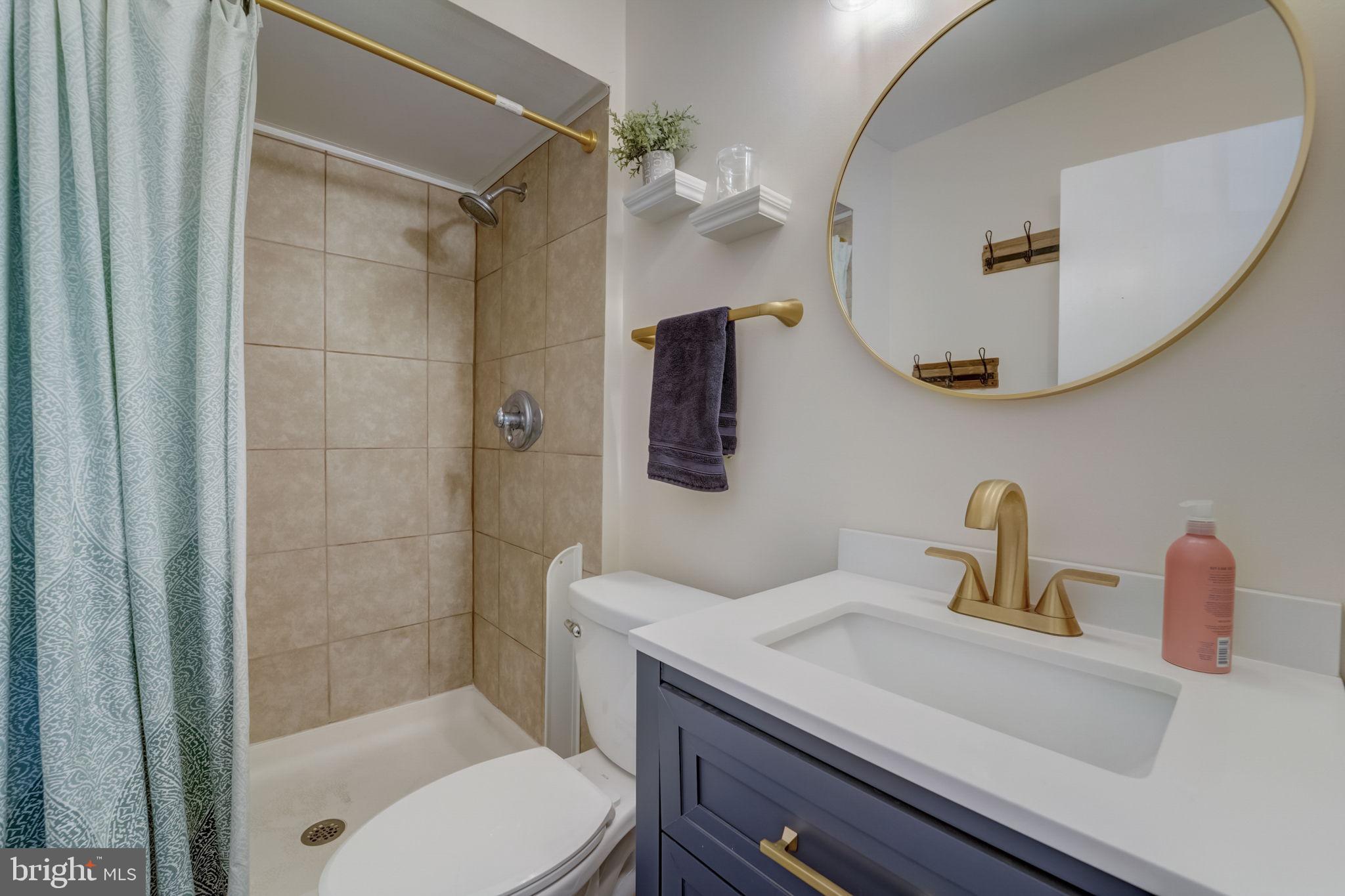 SHADOW OAK - Residential