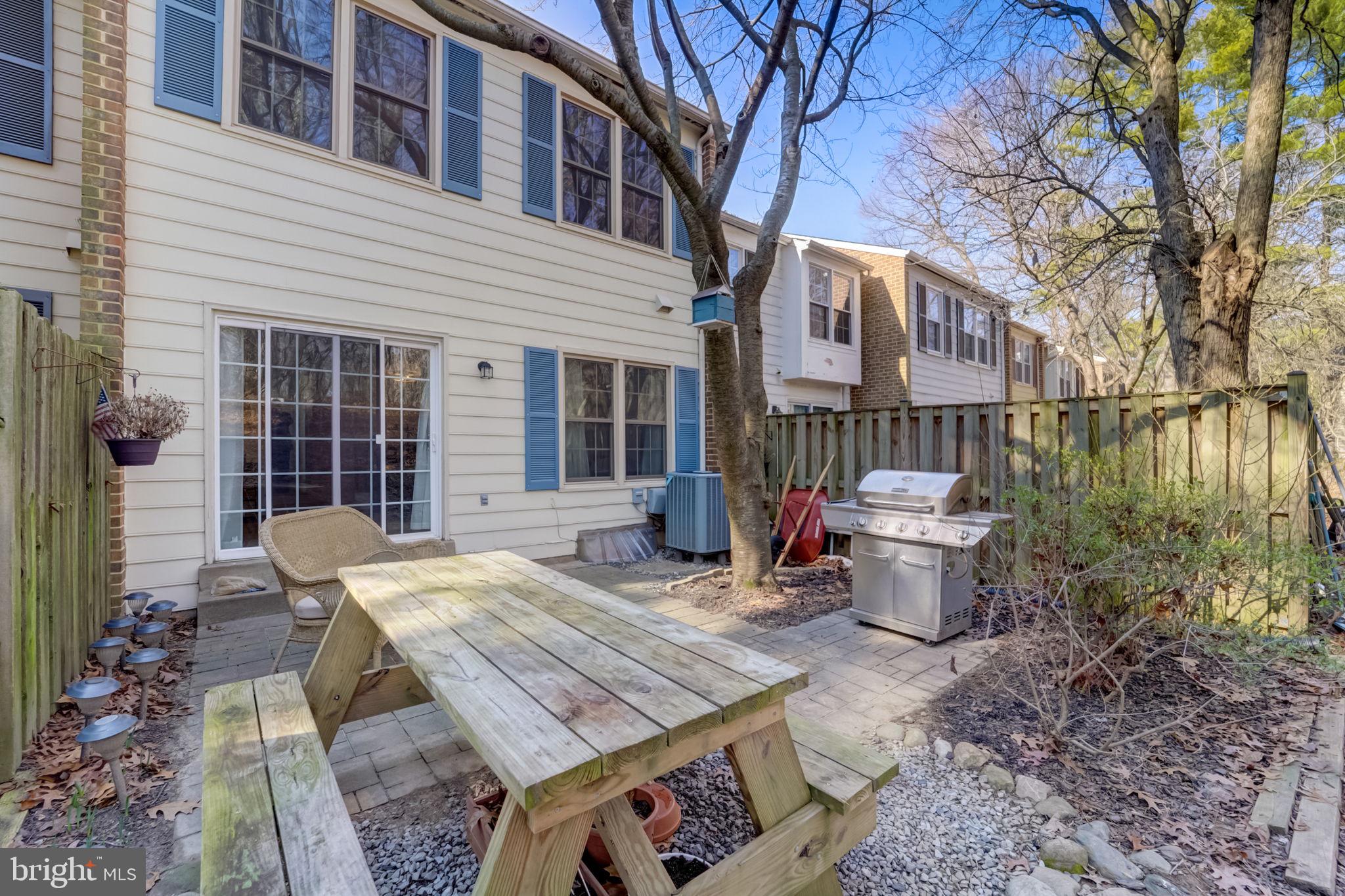 SHADOW OAK - Residential