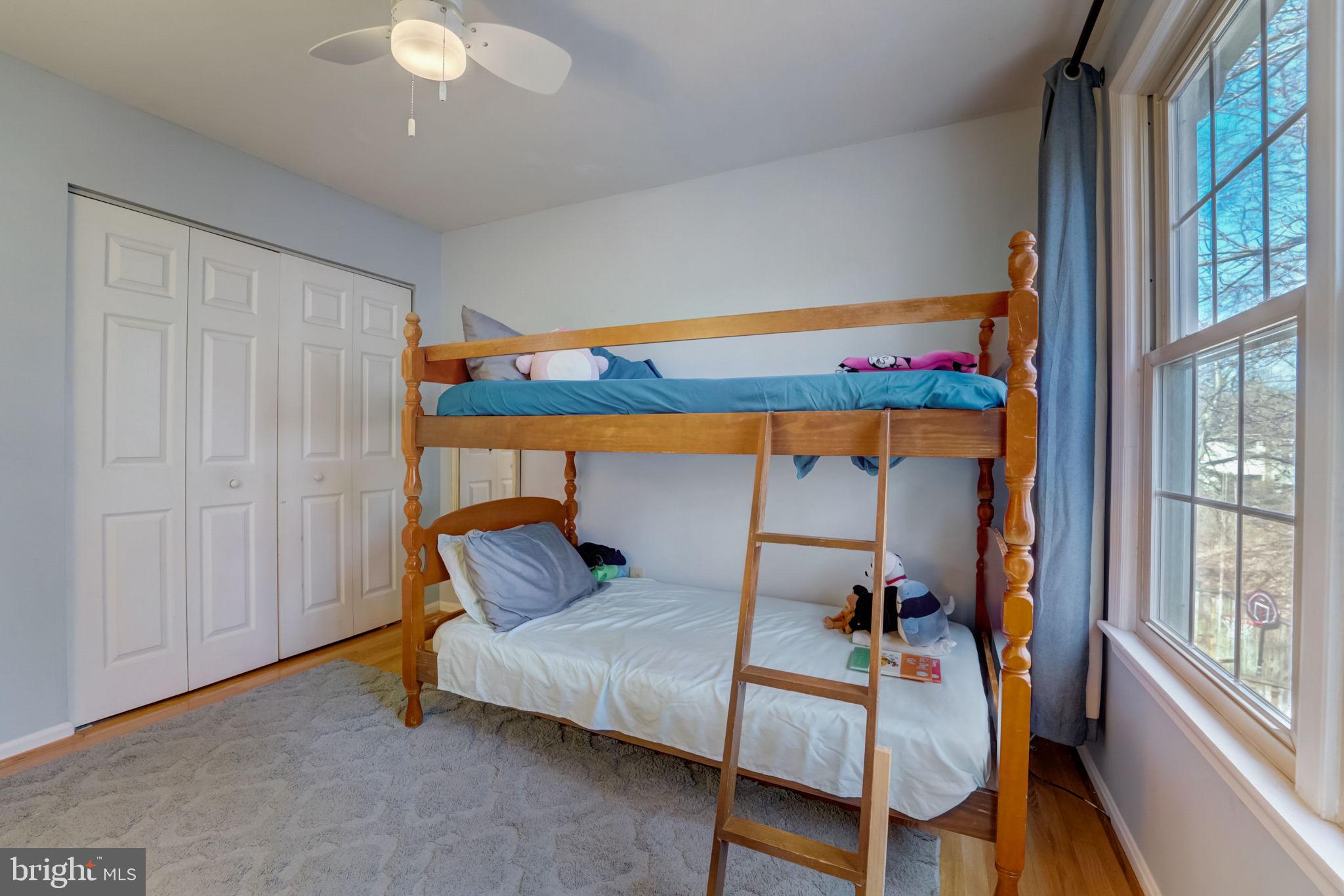 SHADOW OAK - Residential