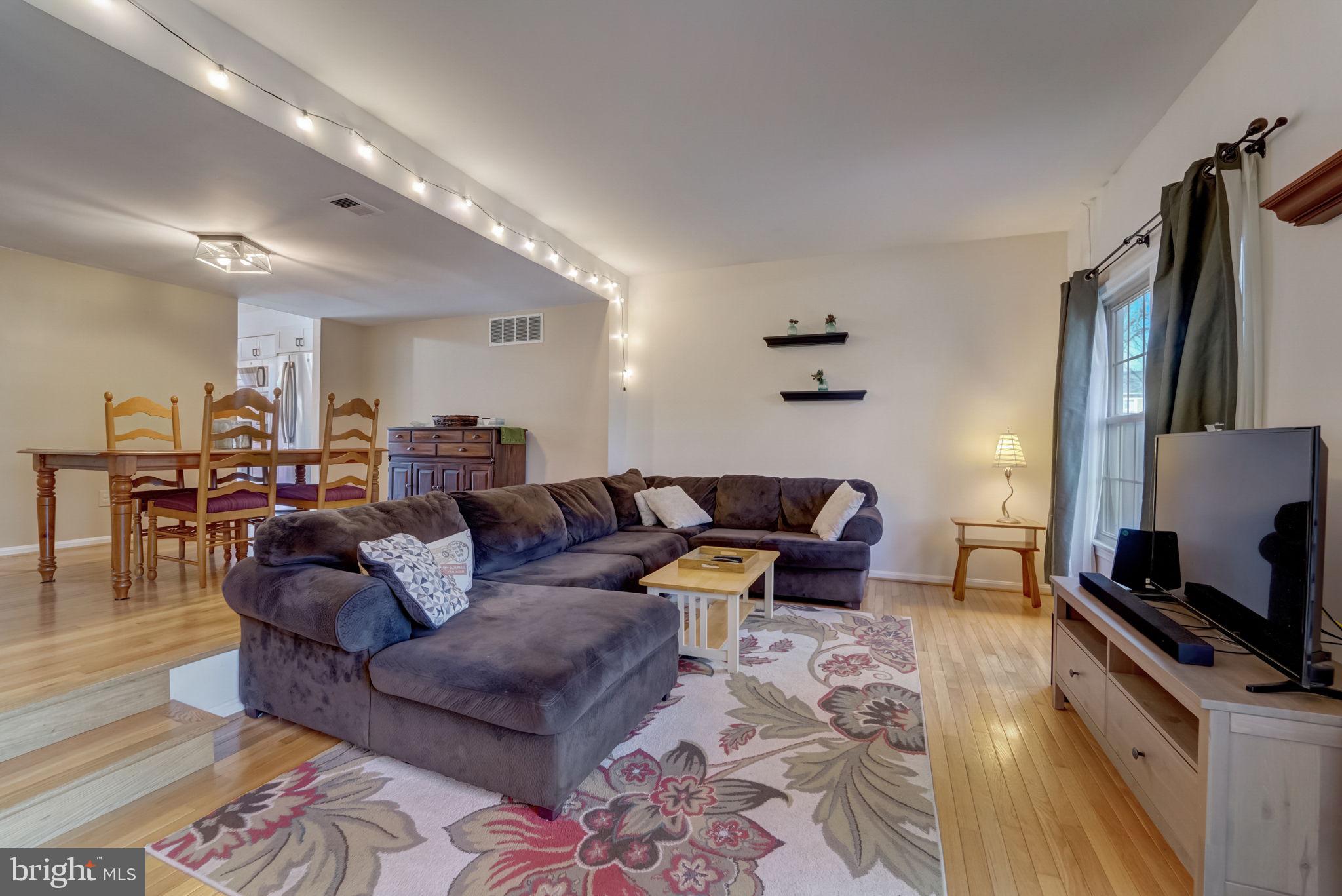 SHADOW OAK - Residential