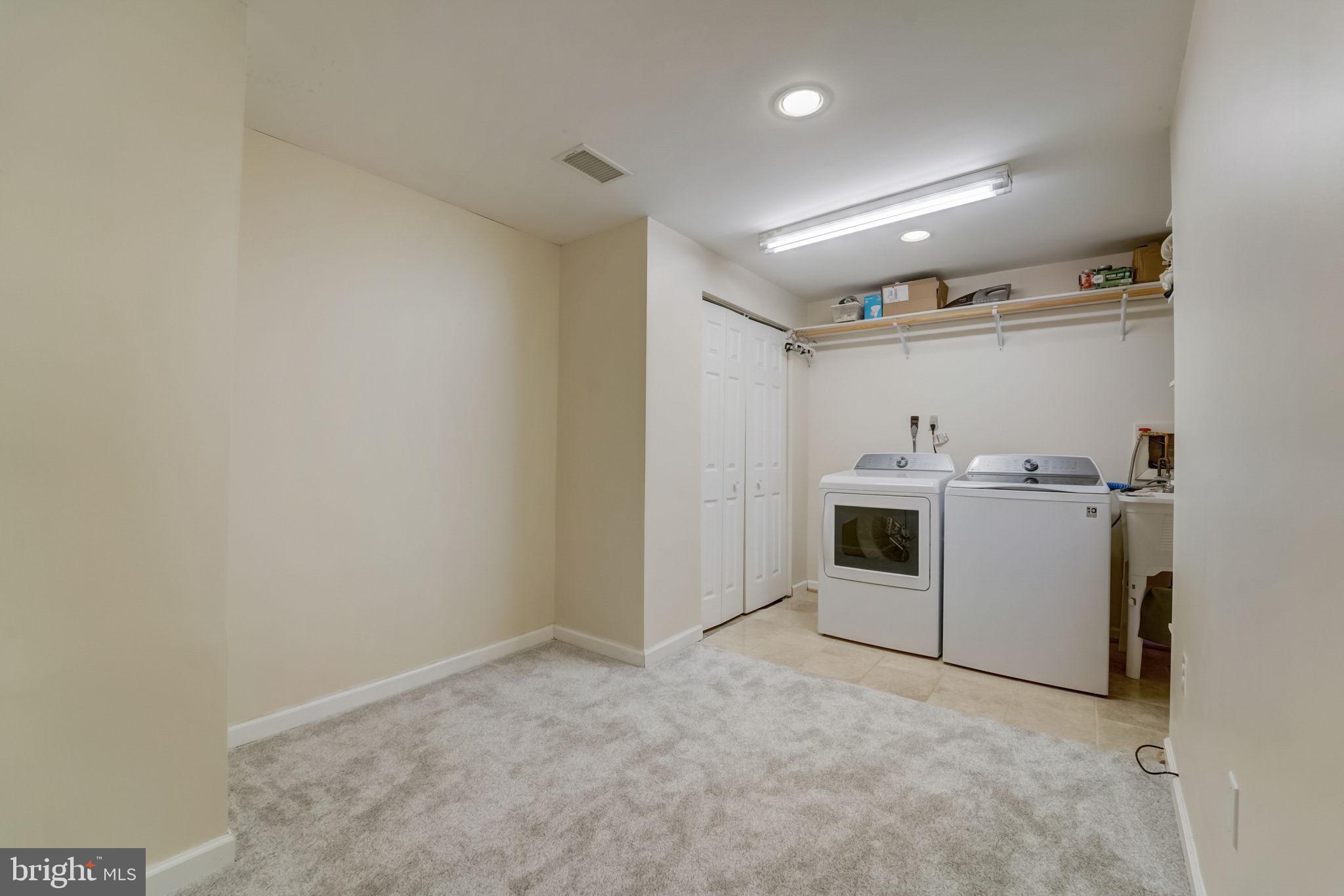 SHADOW OAK - Residential