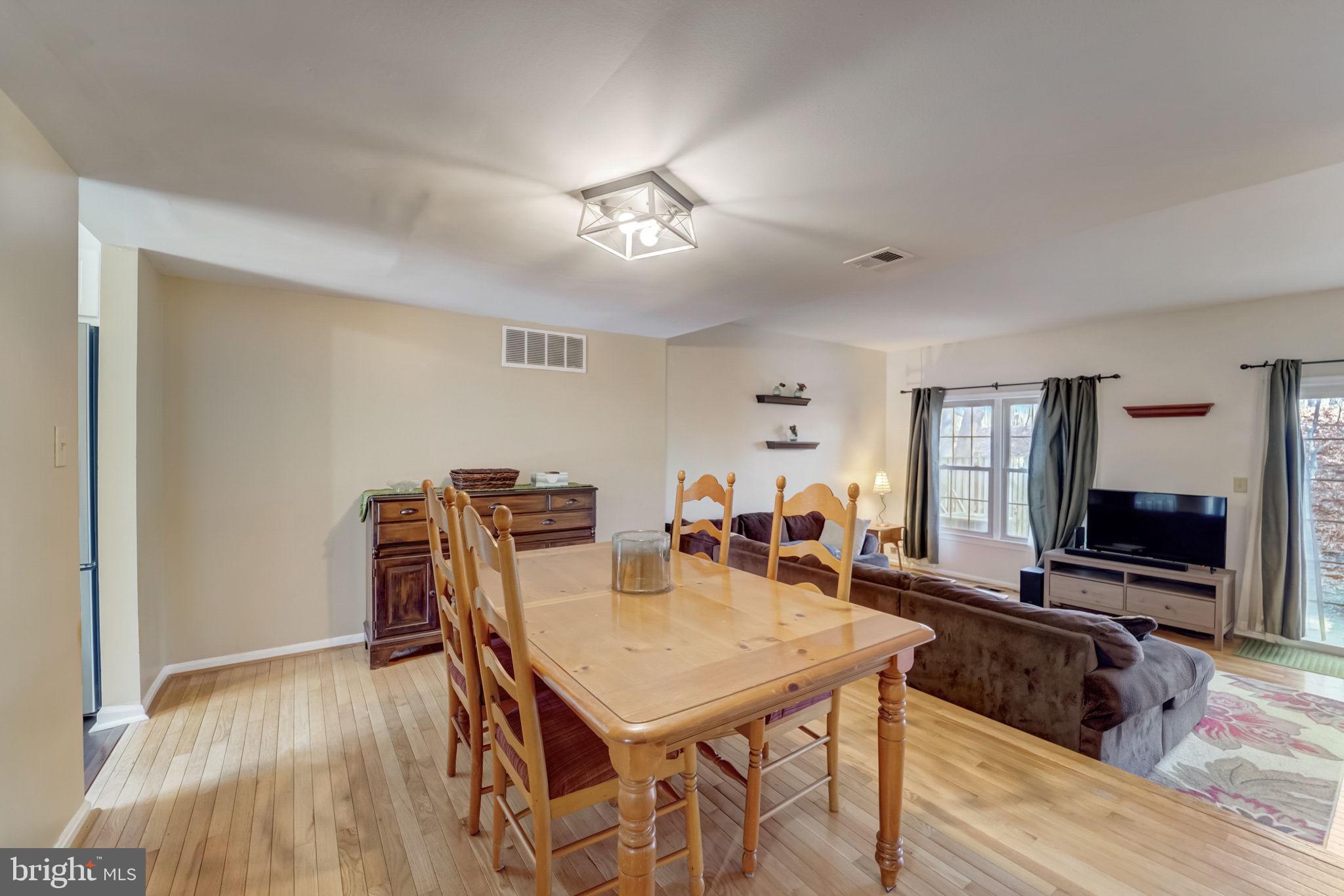 SHADOW OAK - Residential