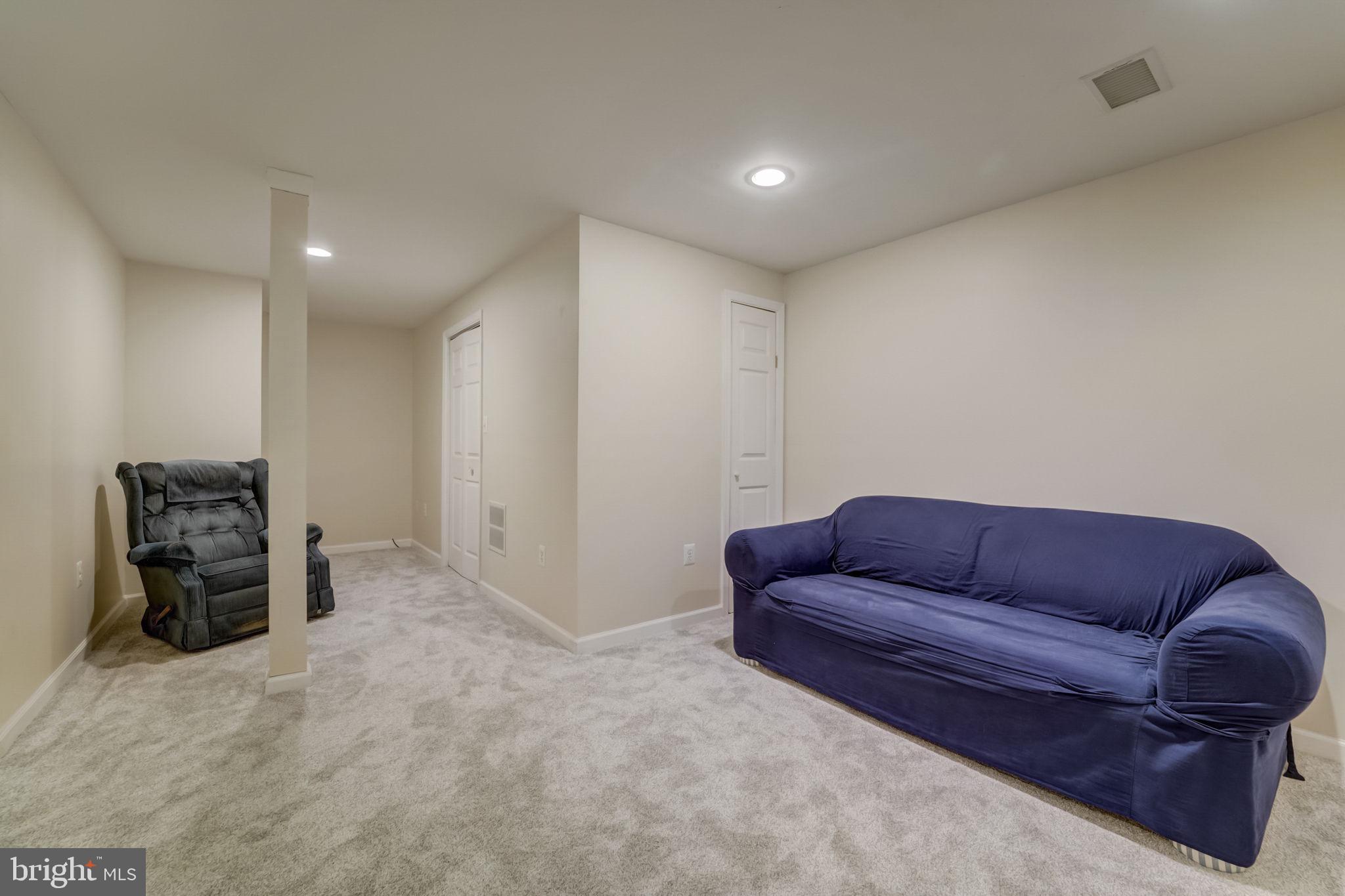 SHADOW OAK - Residential