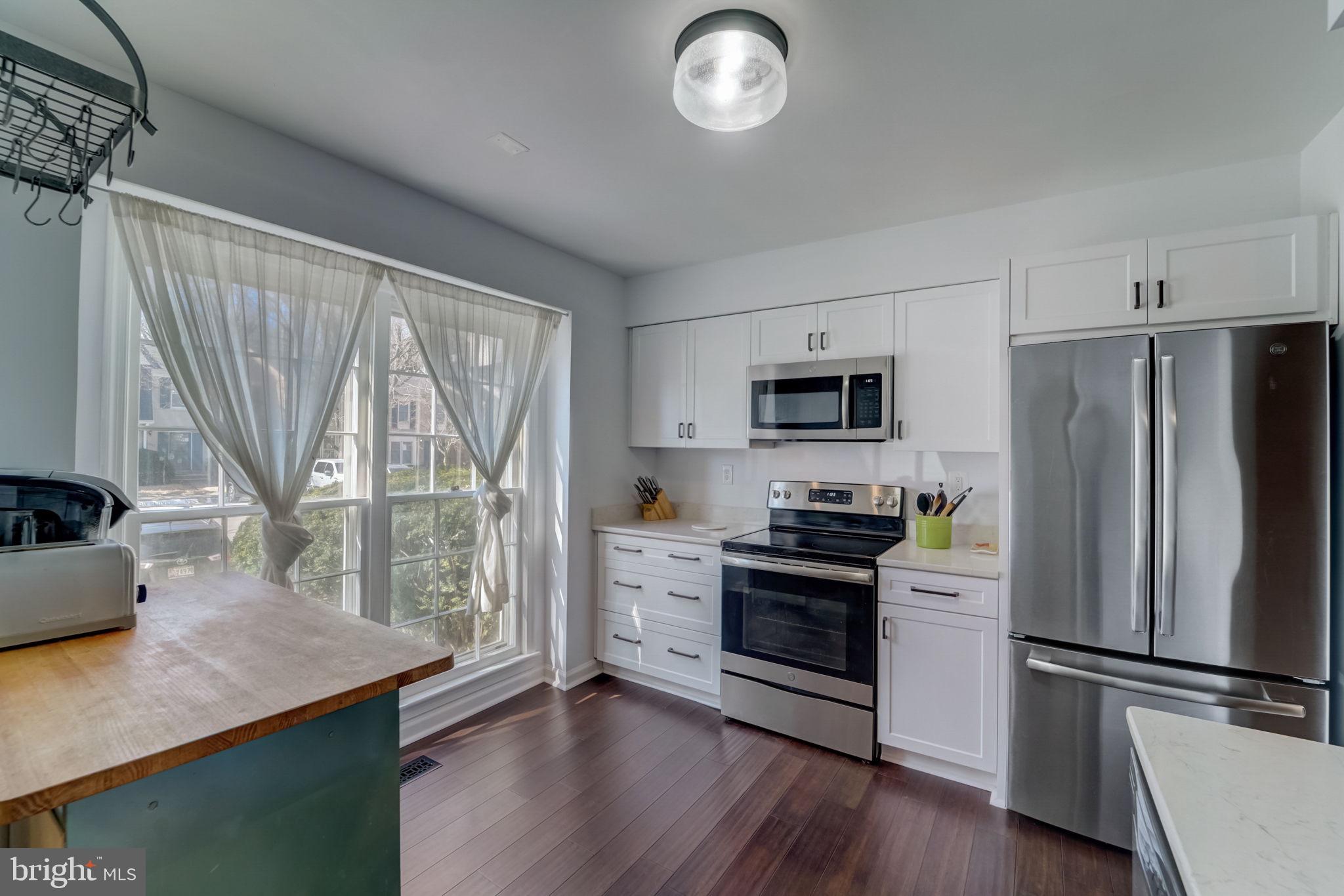 SHADOW OAK - Residential