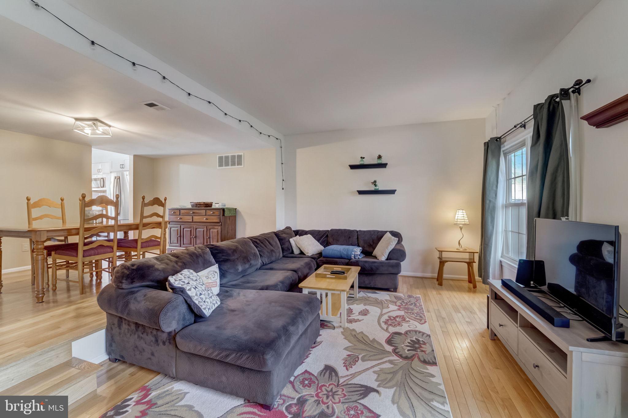 SHADOW OAK - Residential