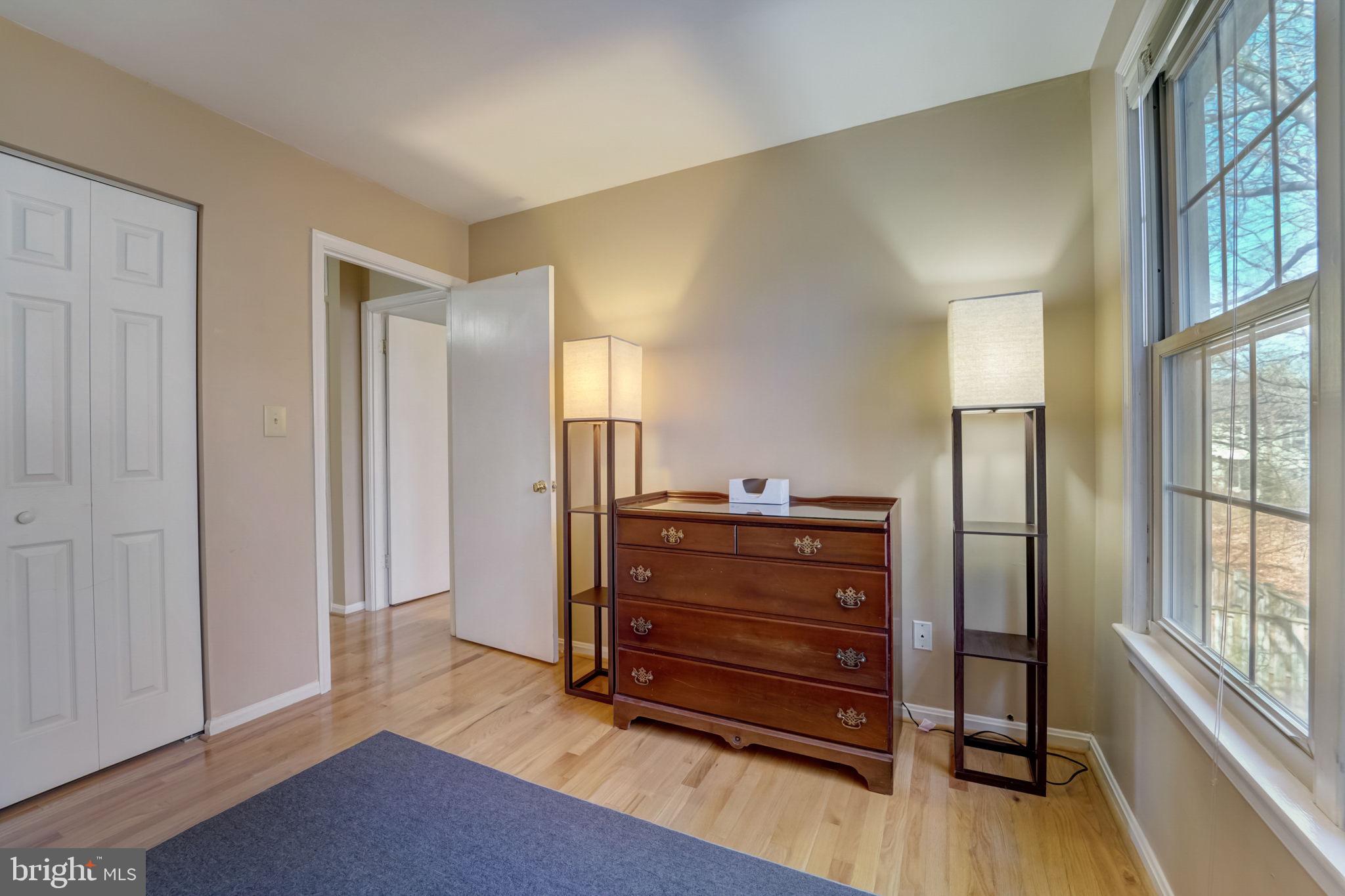 SHADOW OAK - Residential