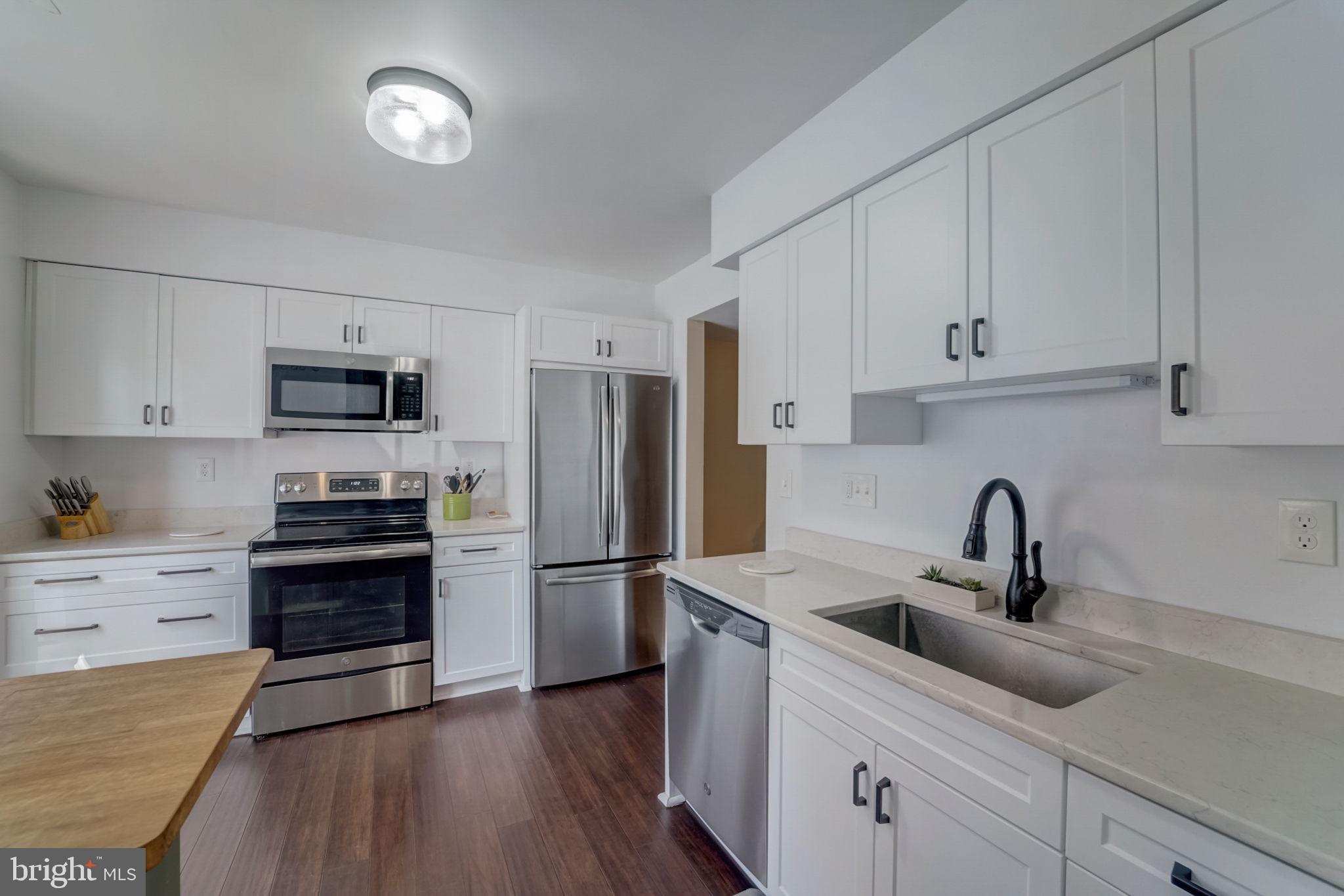 SHADOW OAK - Residential