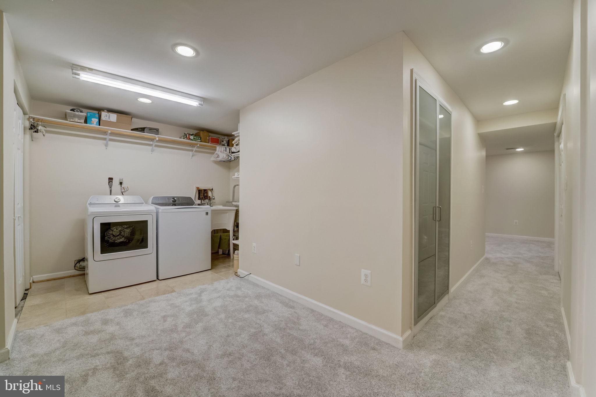 SHADOW OAK - Residential