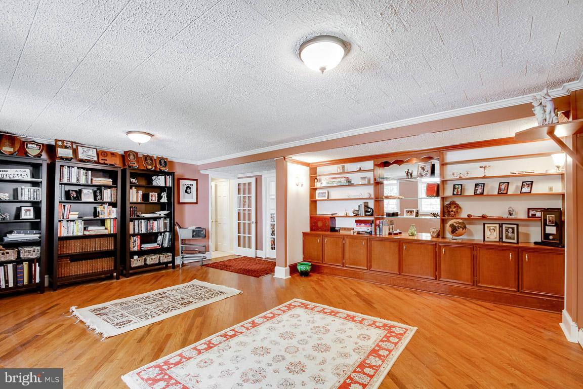 VARSITY PARK - Residential