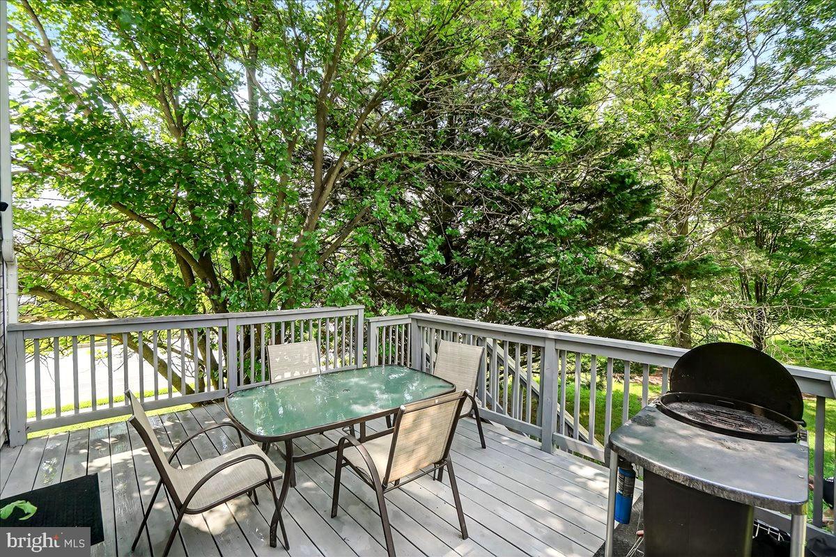 ROBIN MEADOWS - Residential