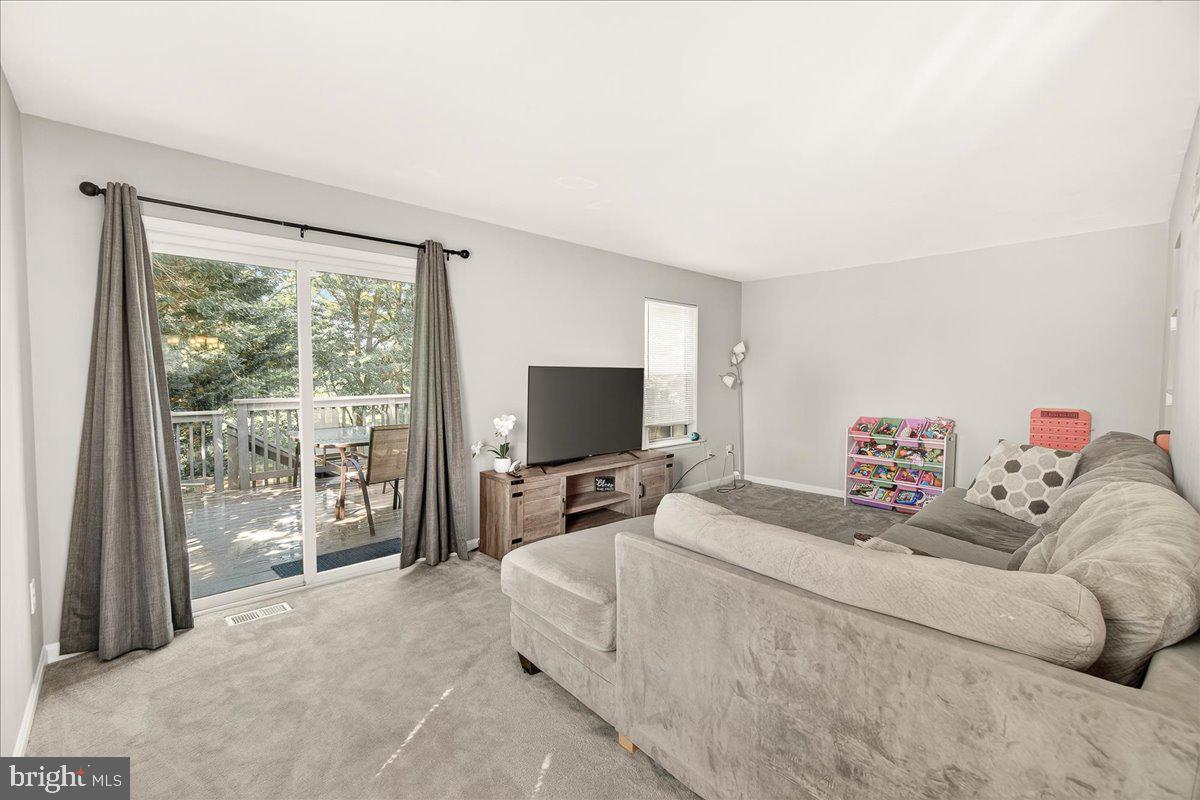 ROBIN MEADOWS - Residential