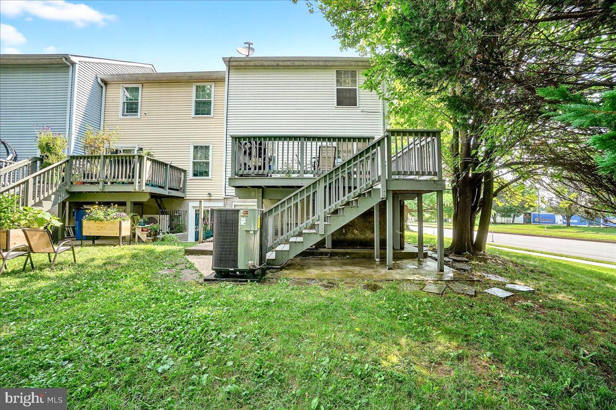 ROBIN MEADOWS - Residential