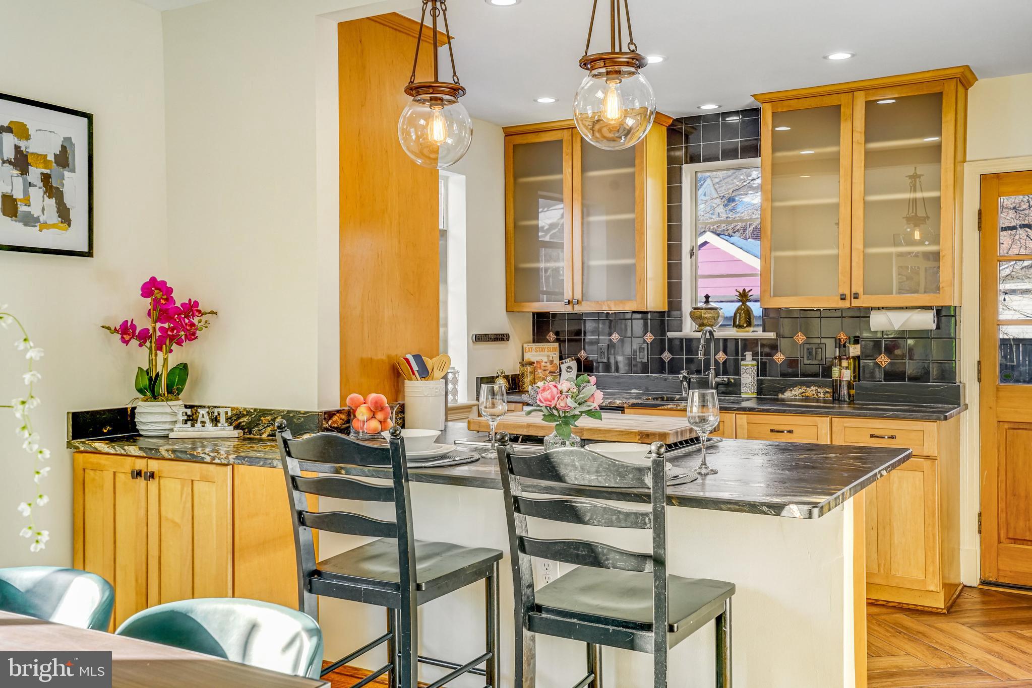 ARLINGTON HEIGHTS - Residential