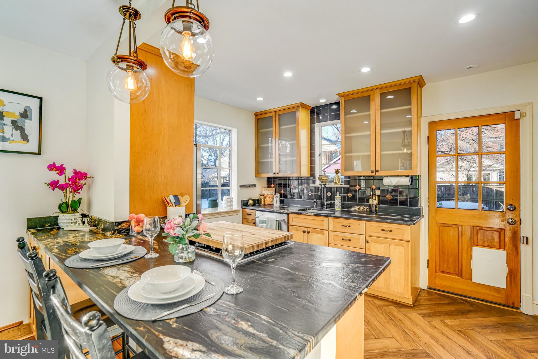 ARLINGTON HEIGHTS - Residential