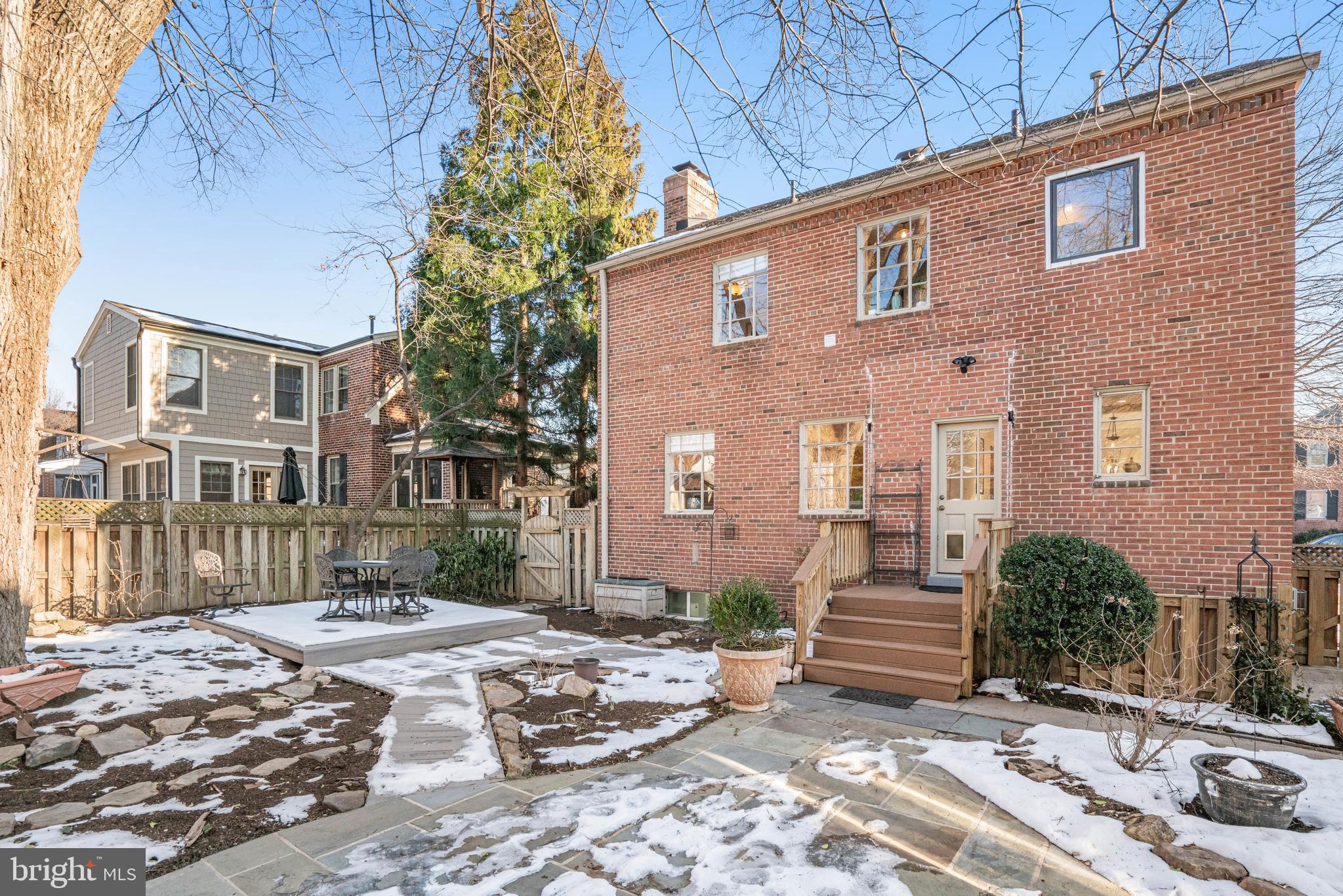 ARLINGTON HEIGHTS - Residential