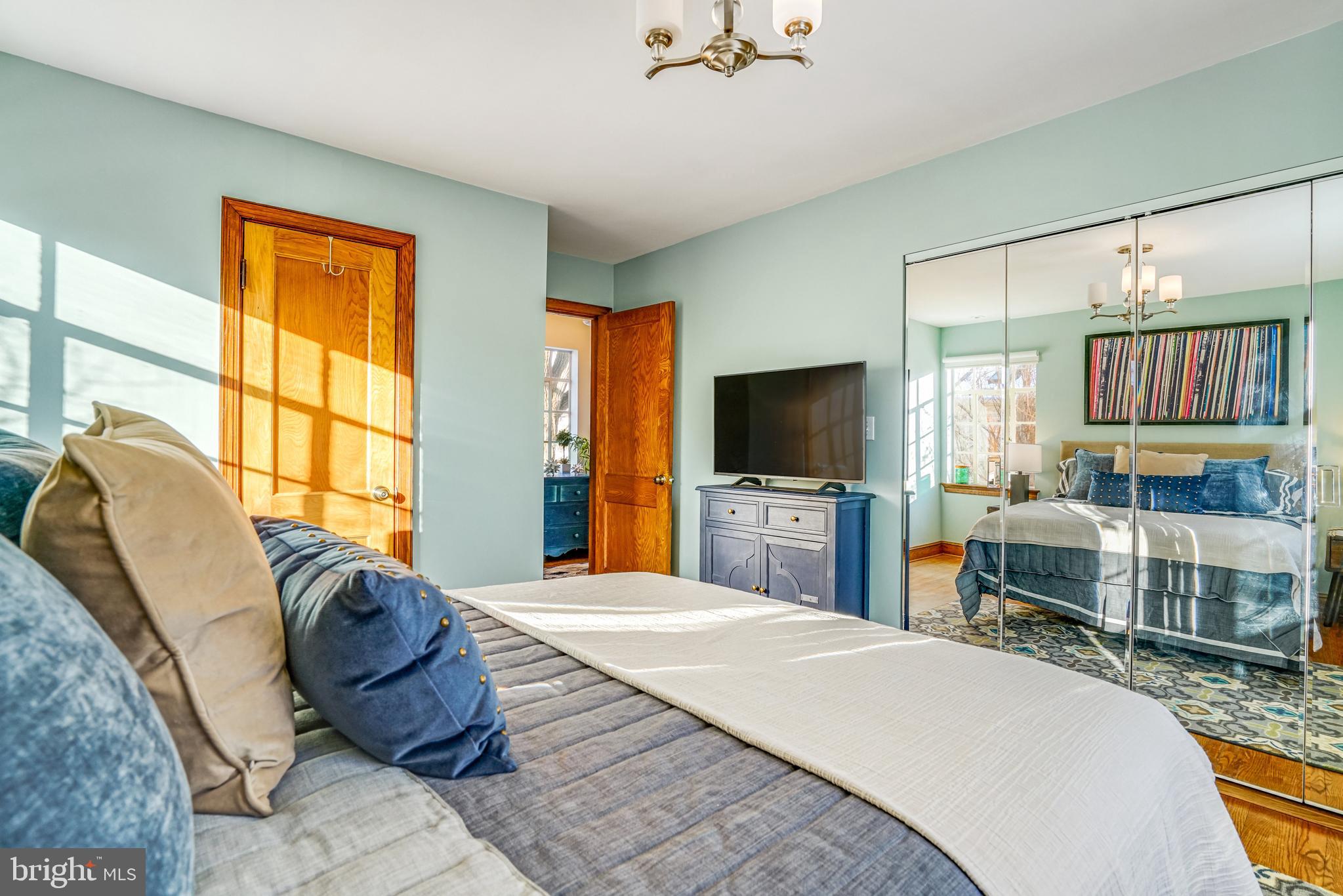 ARLINGTON HEIGHTS - Residential