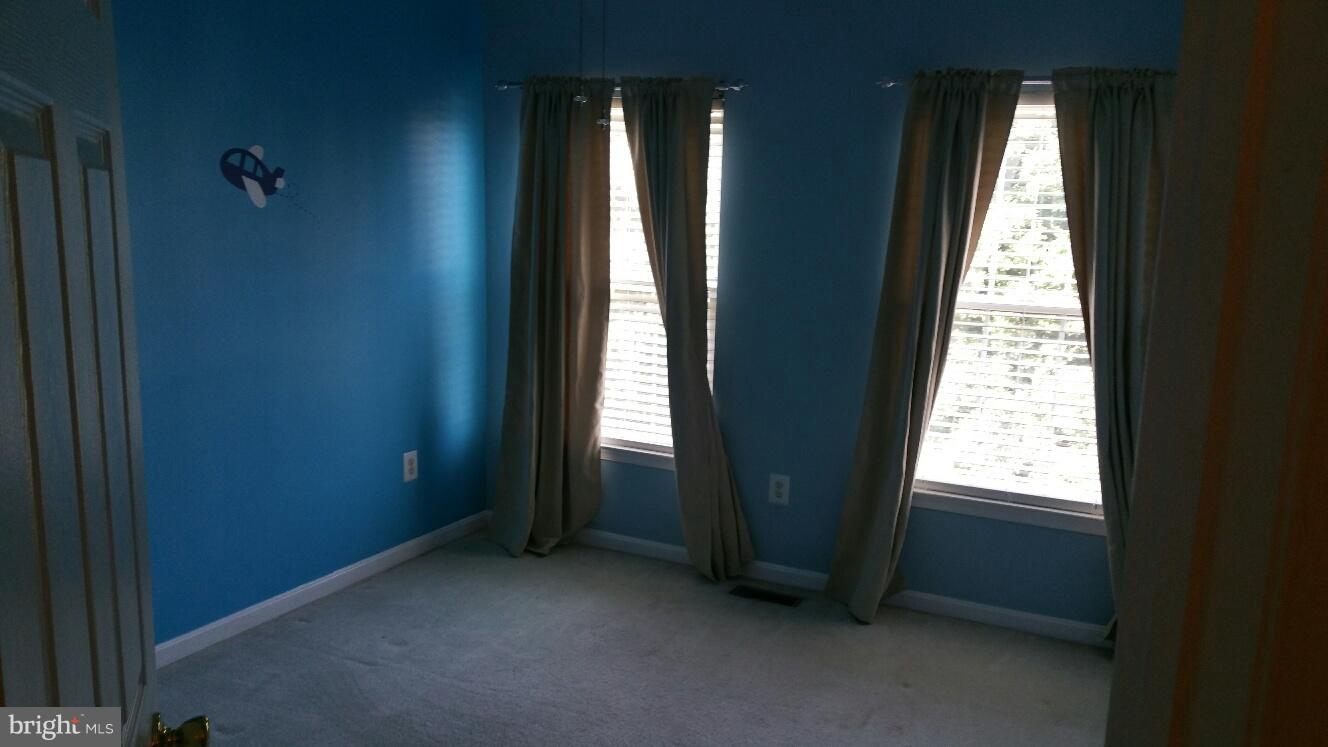 ISLAND CREEK - Residential Lease