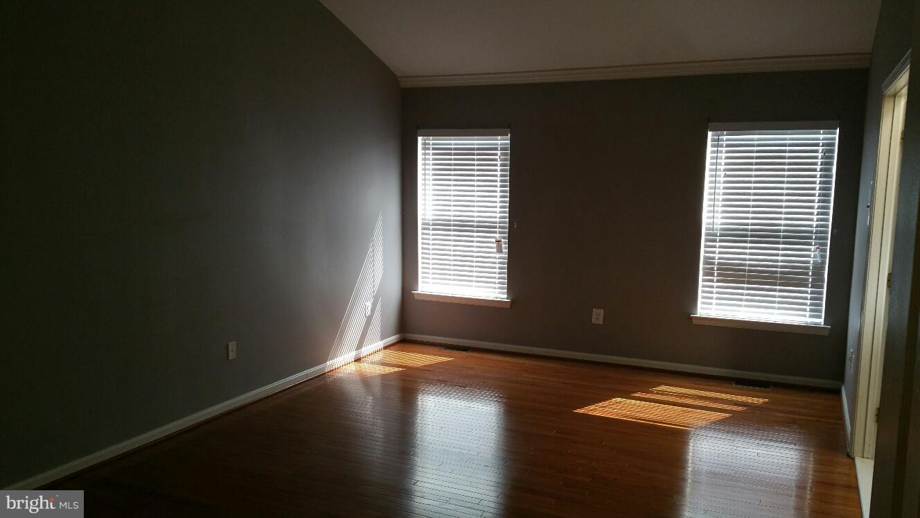 ISLAND CREEK - Residential Lease