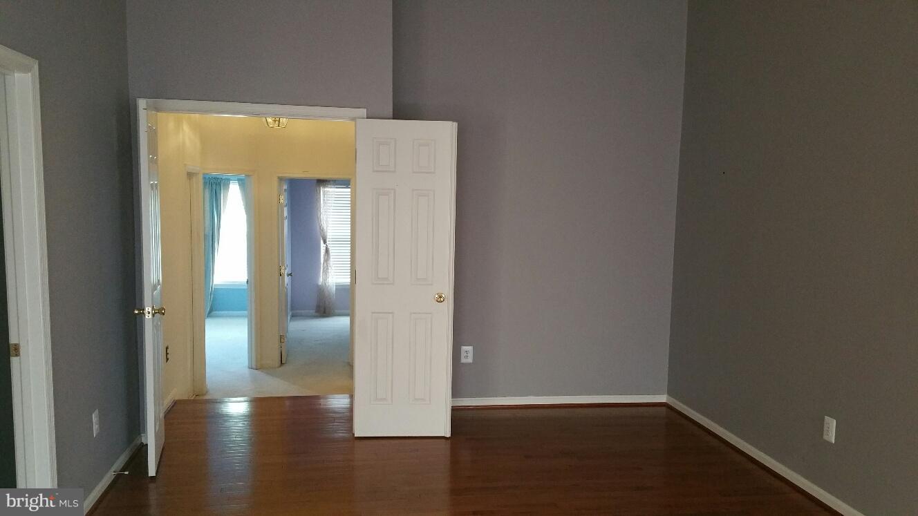 ISLAND CREEK - Residential Lease