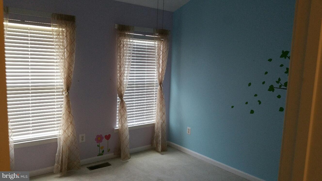 ISLAND CREEK - Residential Lease