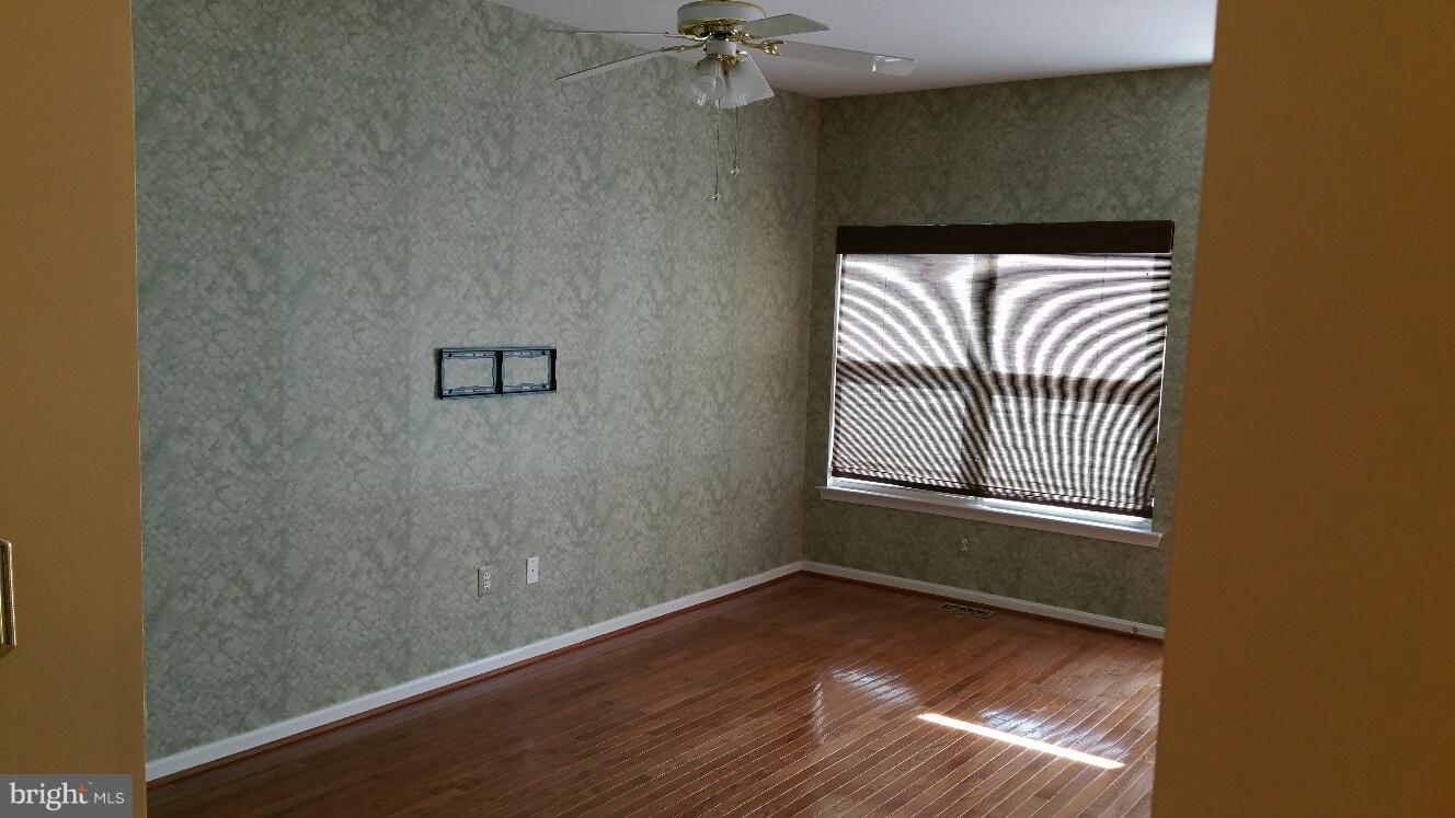 ISLAND CREEK - Residential Lease