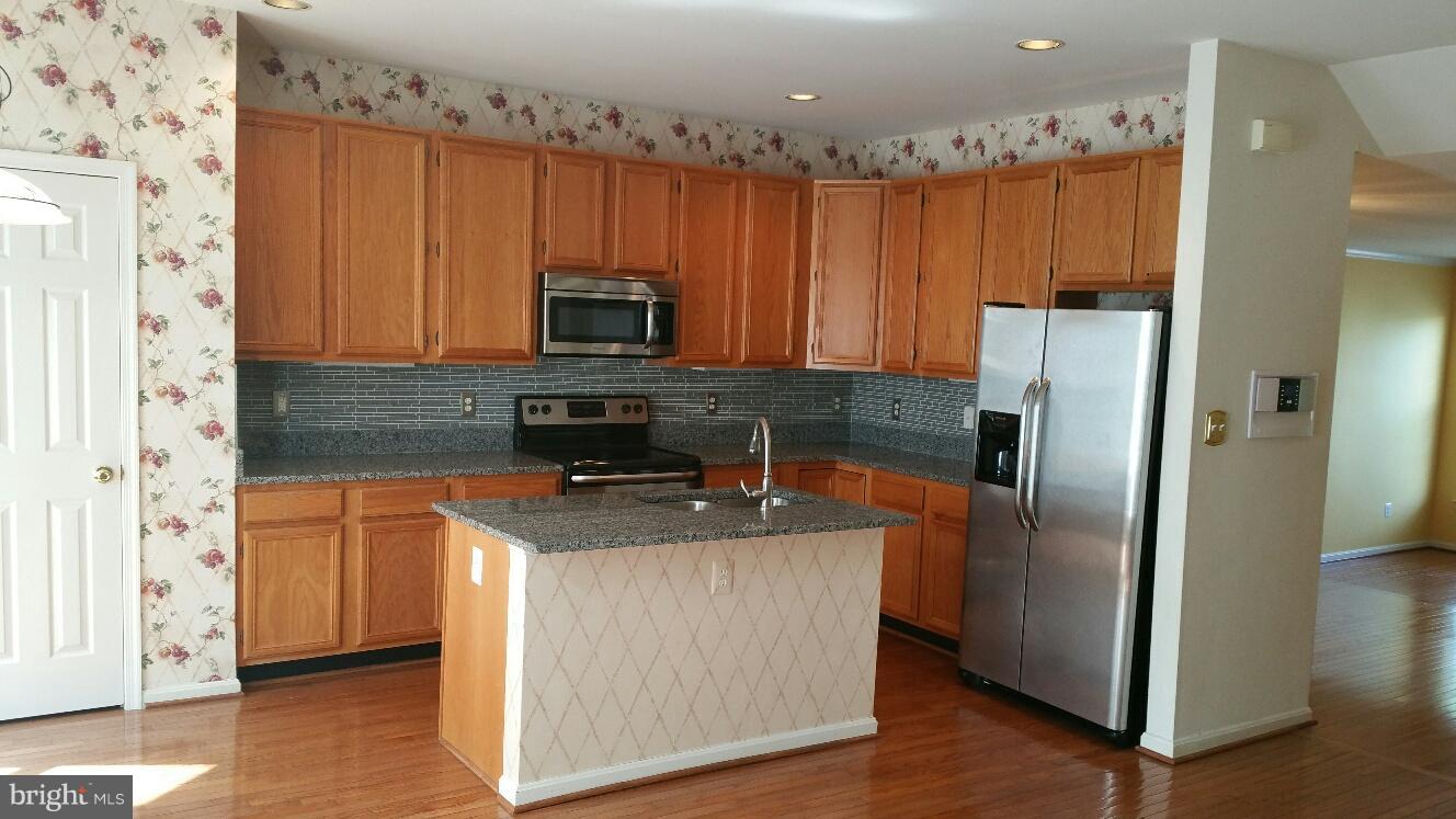 ISLAND CREEK - Residential Lease