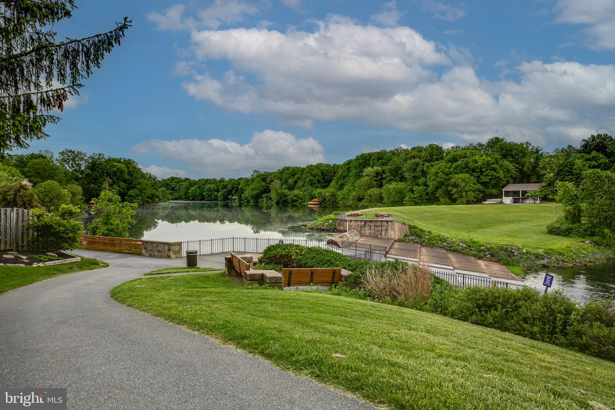 OAKLAND MILLS - Residential