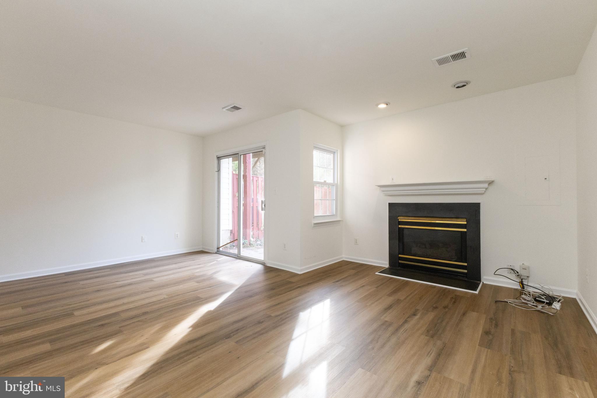 MONTCLAIR MEWS - Residential Lease